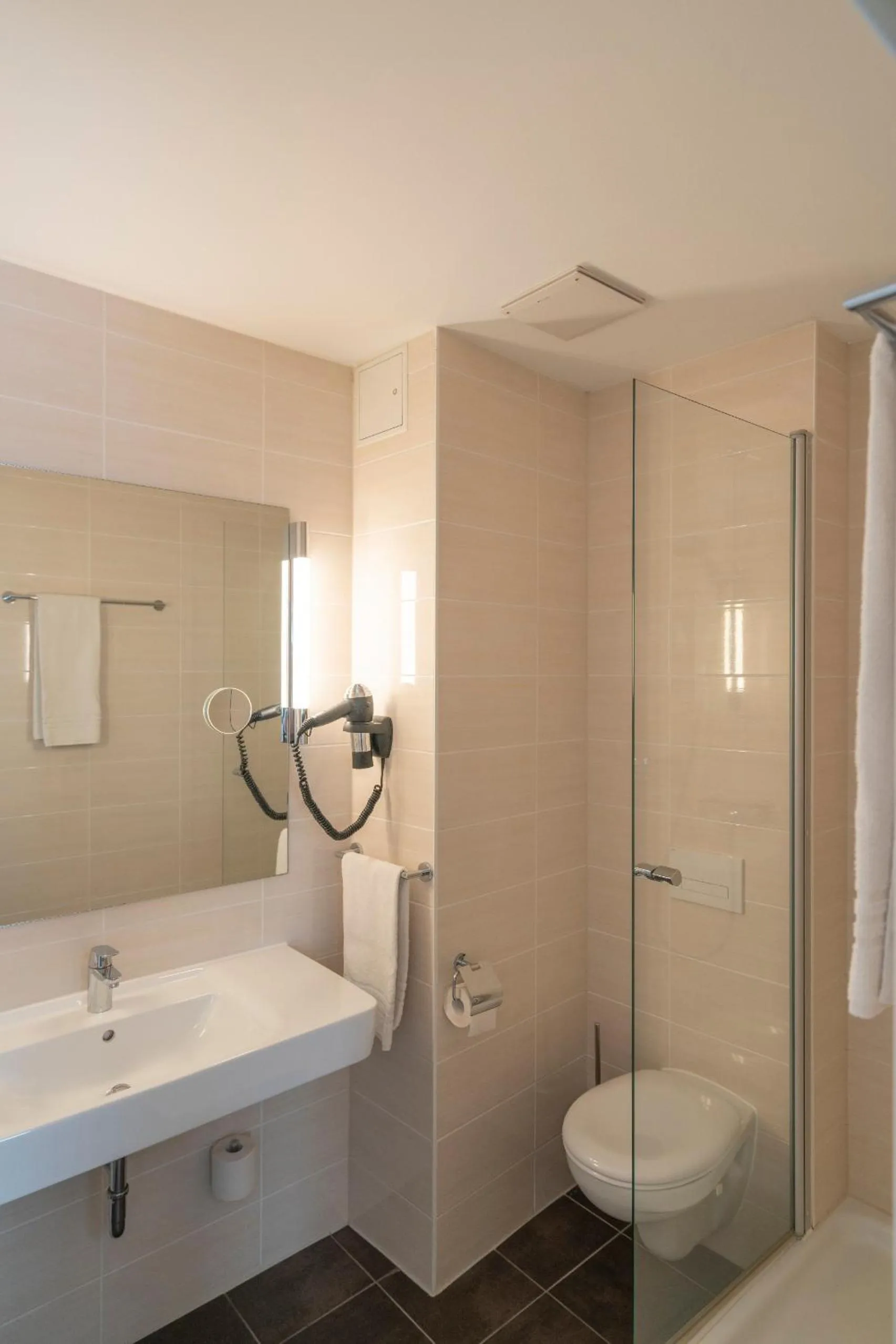 Toilet in NP Hotel Königshof