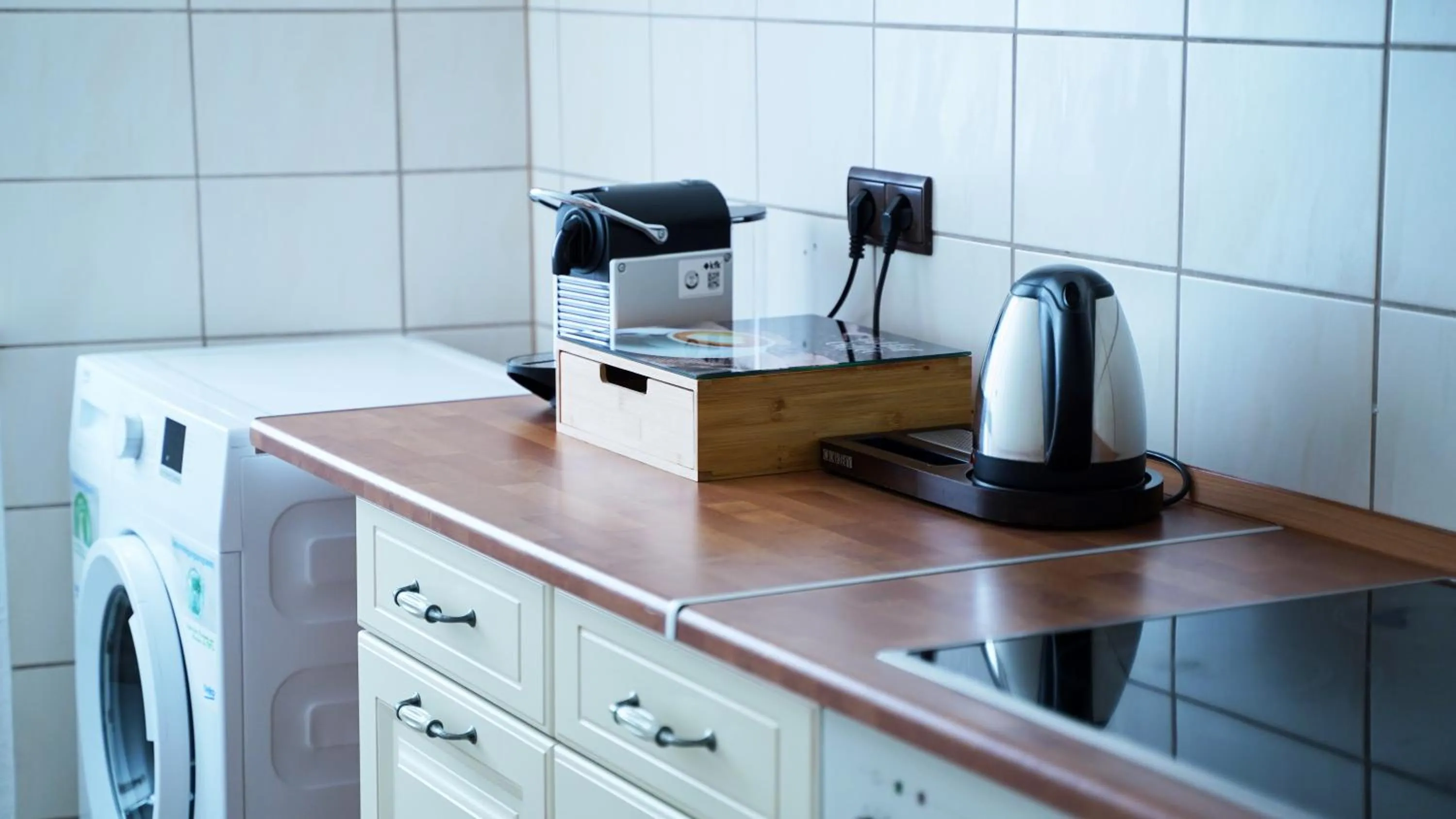 Coffee/tea facilities in NP Hotel Königshof