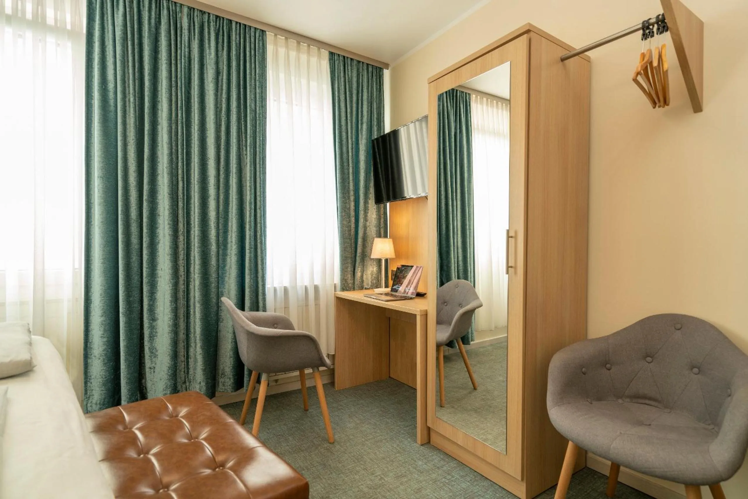 Photo of the whole room in NP Hotel Königshof