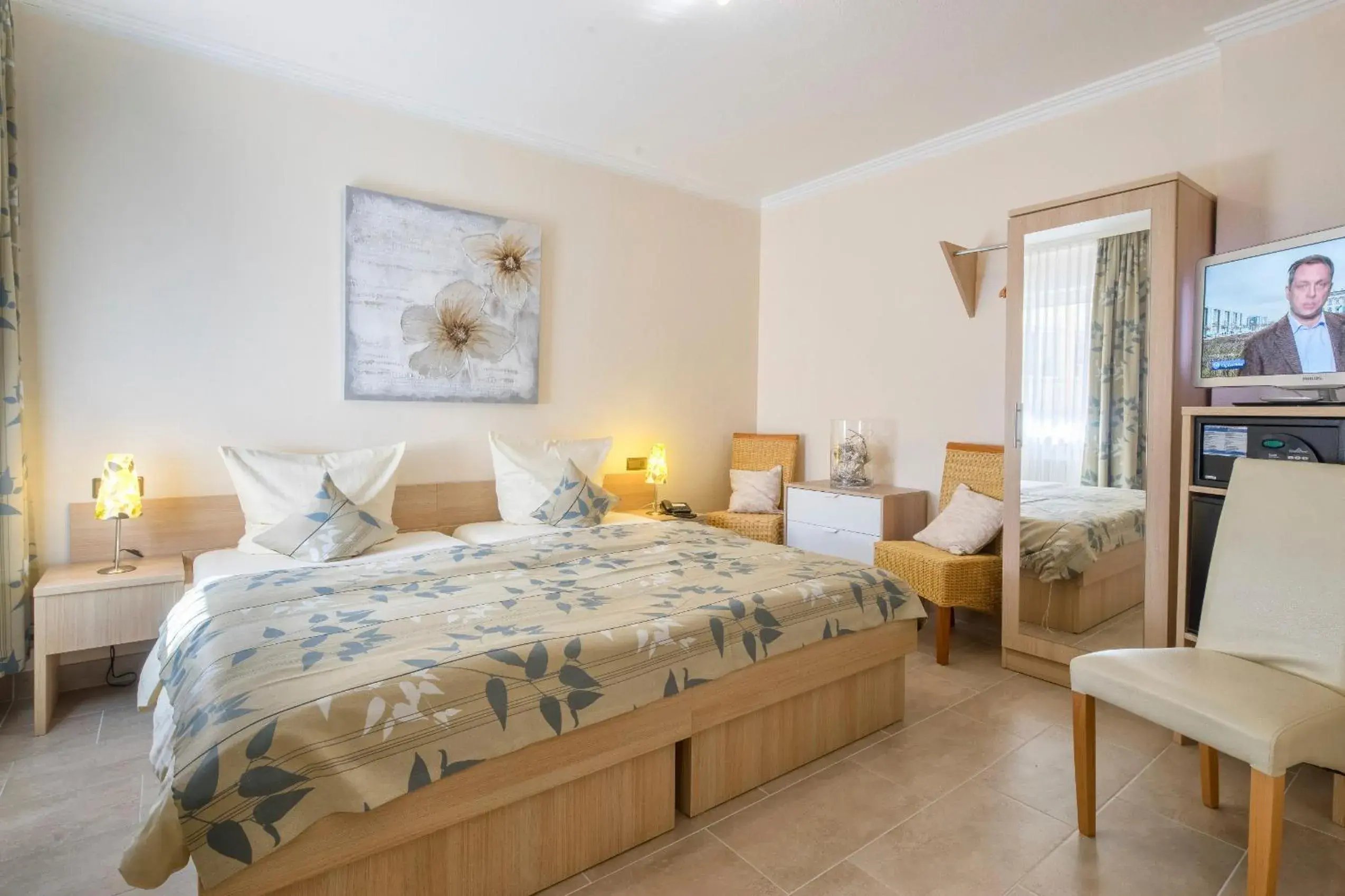 Three-Bedroom Apartment in NP Hotel Königshof Three-Bedroom Apartment in NP Hotel Königshof