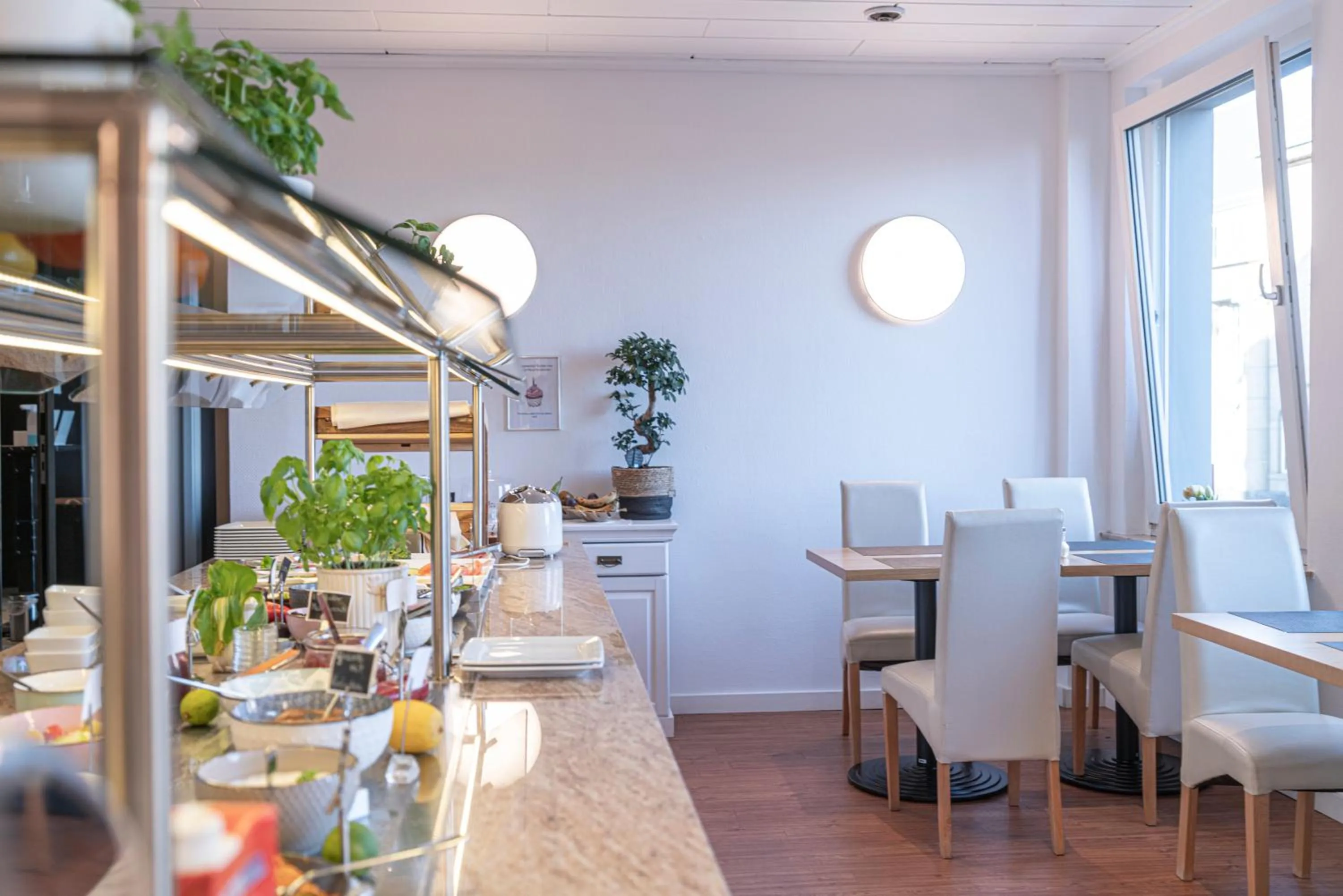 Kitchen or kitchenette in NP Hotel Königshof