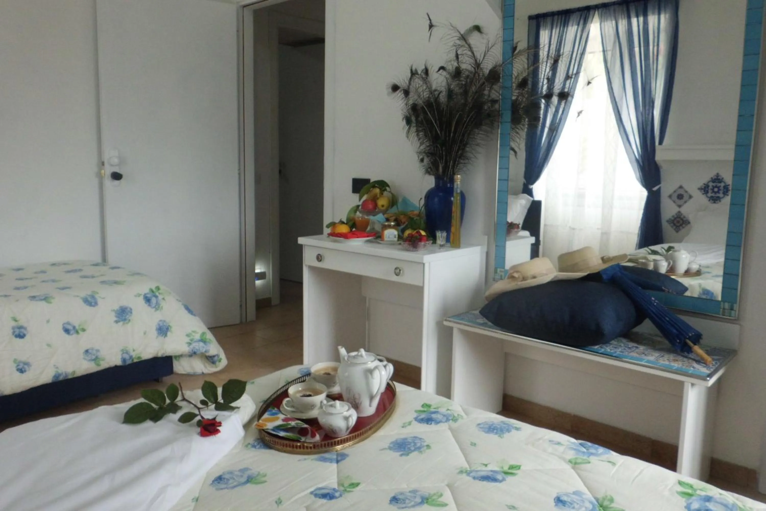 Photo of the whole room, Bed in Oasi Madre della Pace