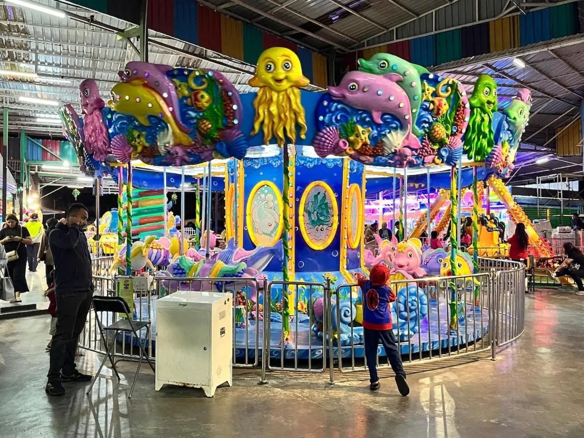 Evening entertainment in Nova Mountain n Sunrise view Hilltop Hotel Apartment in Cameron Highlands