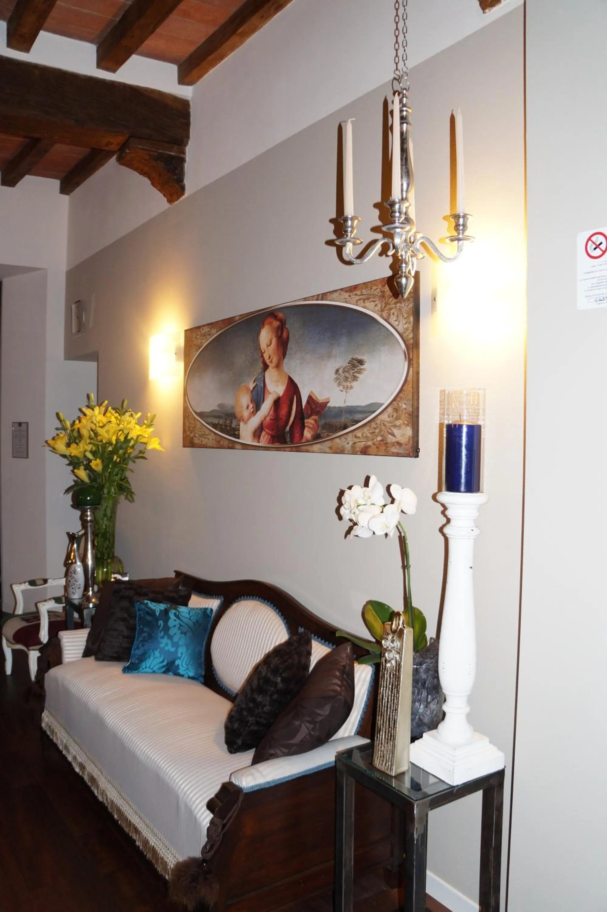 Living room, Bed in Domus San Martino GuestHouse