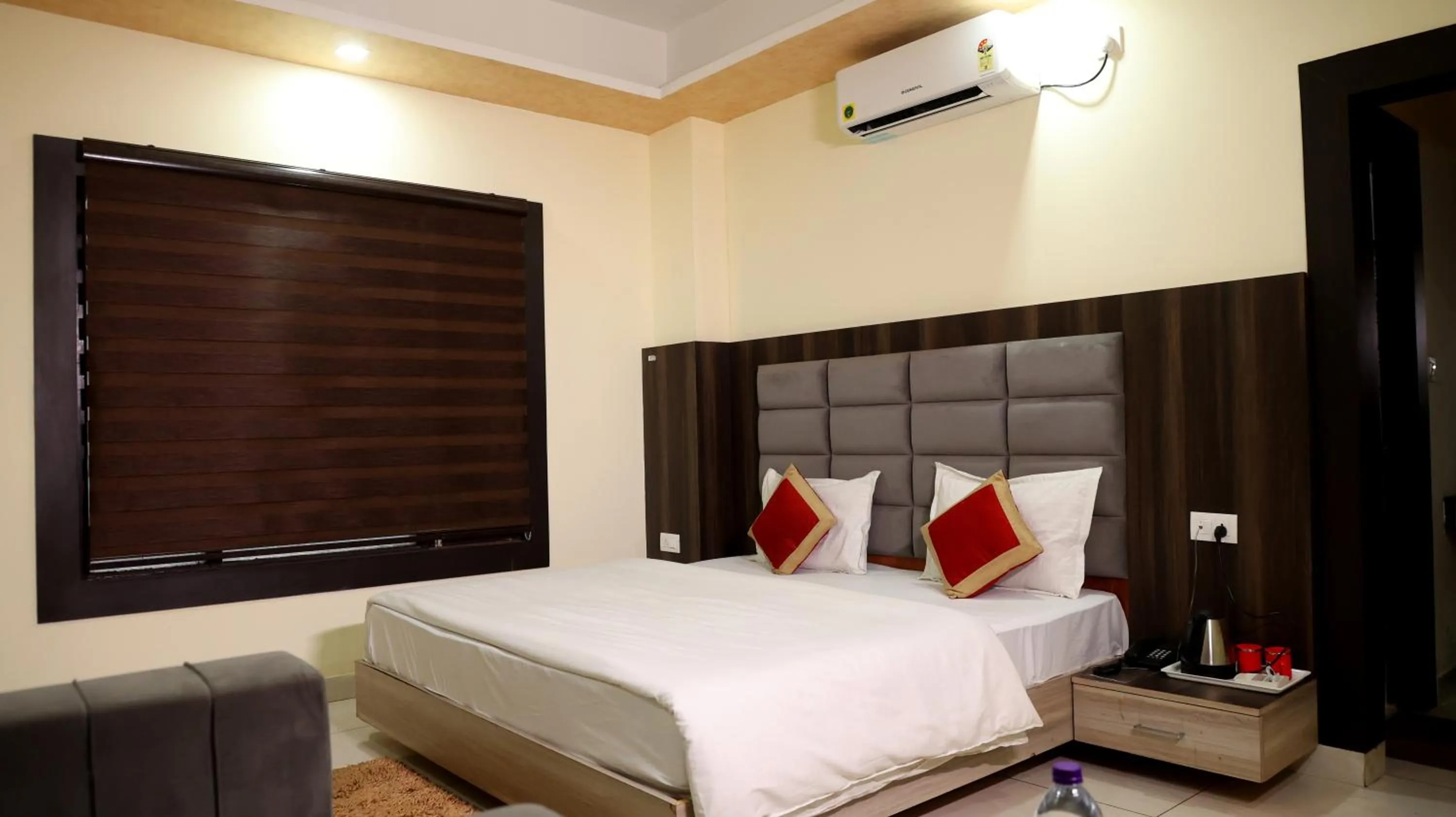 Bed in Hotel Blue Pine