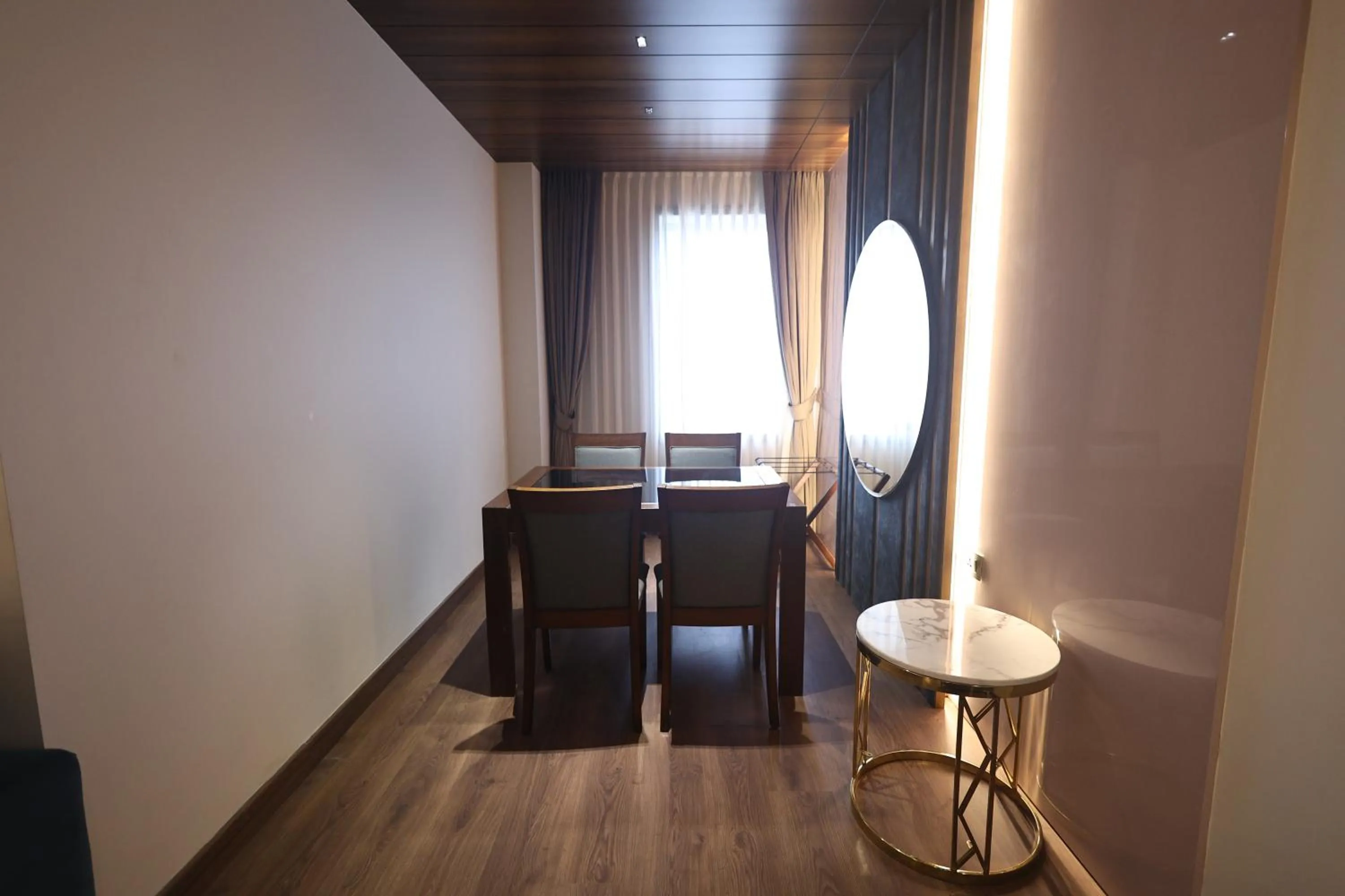 hair dresser in The Ramayana Hotel, Ayodhya