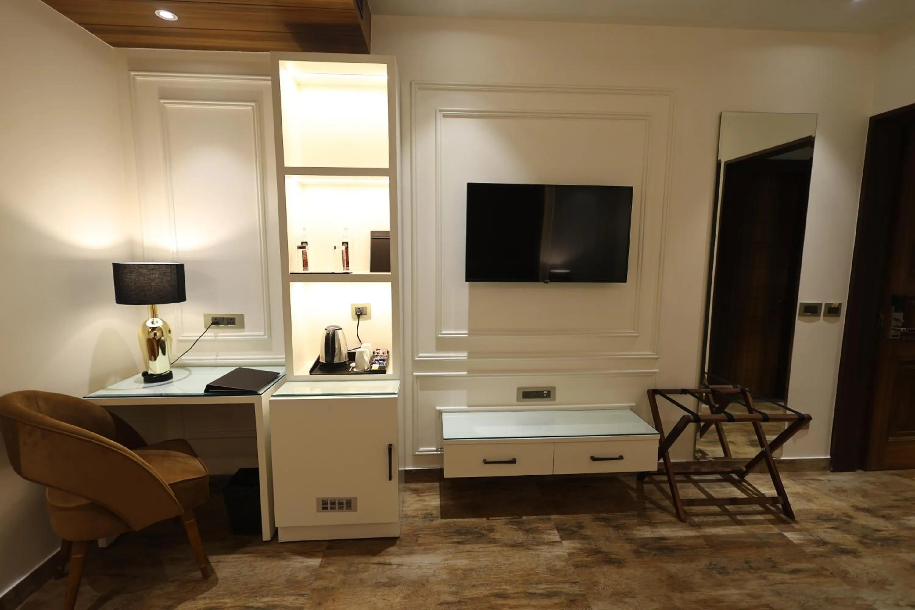 Shower in The Ramayana Hotel, Ayodhya