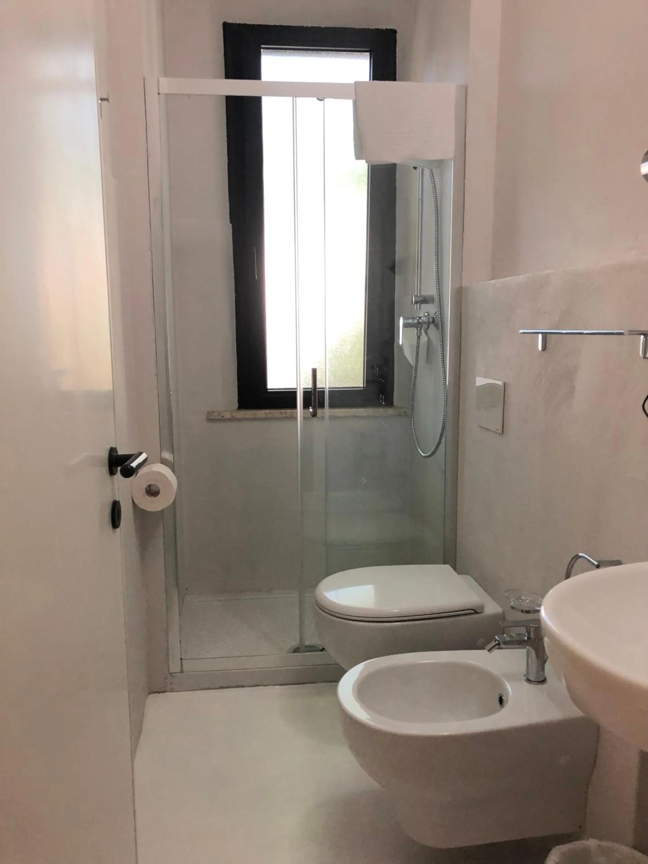 Shower in Vinsea Hotel