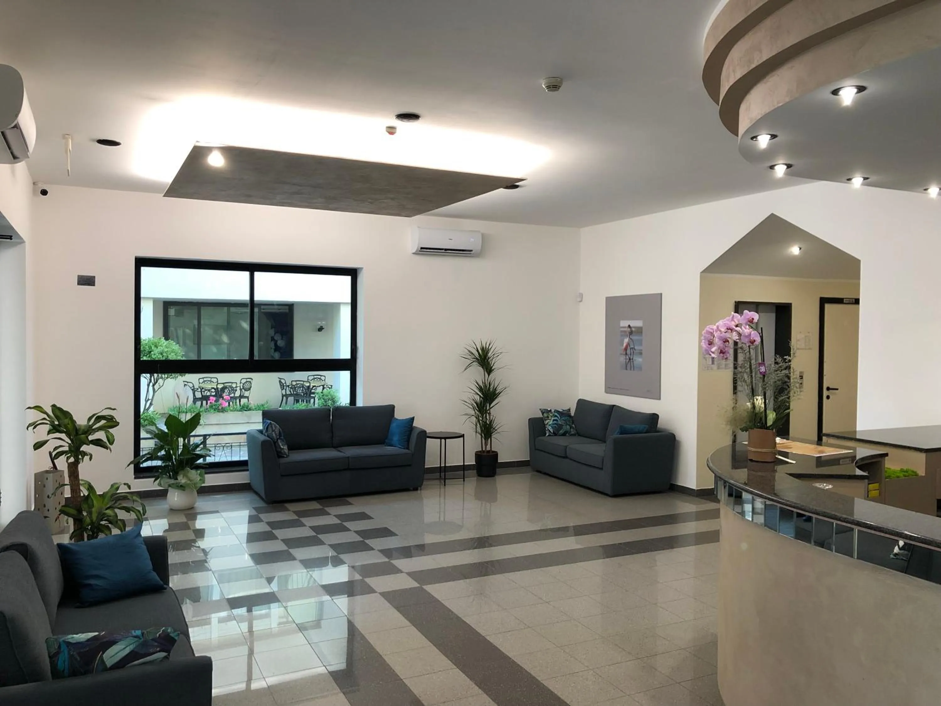 Communal lounge/ TV room in Vinsea Hotel