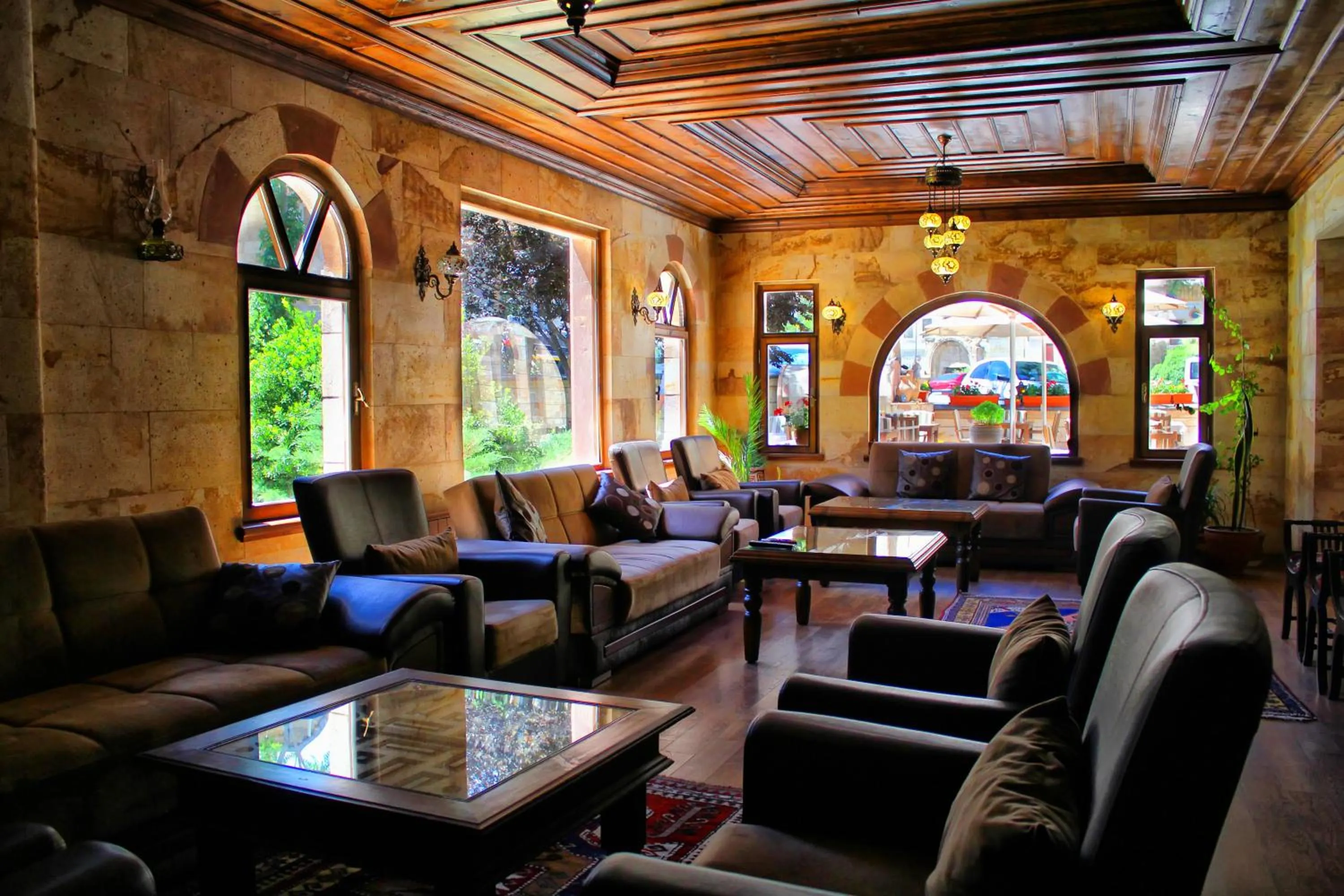 Communal lounge/ TV room in Akuzun Stone Hotel