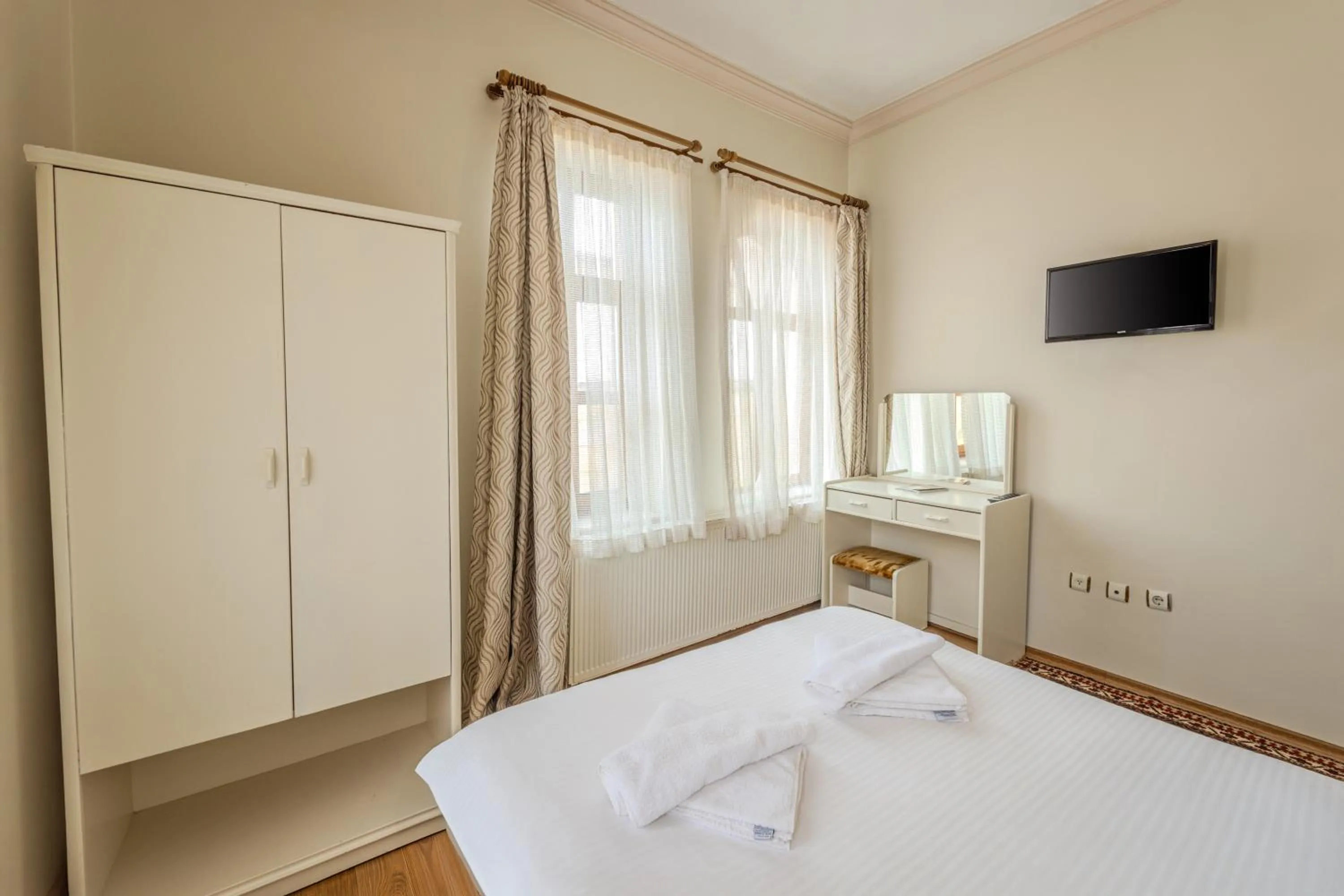 Photo of the whole room in Akuzun Stone Hotel