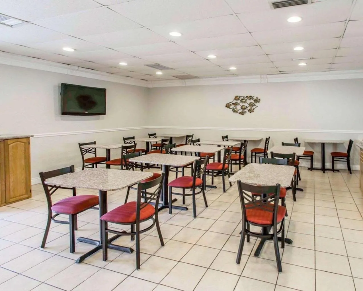 Seating area in Windsor Inn of Jacksonville