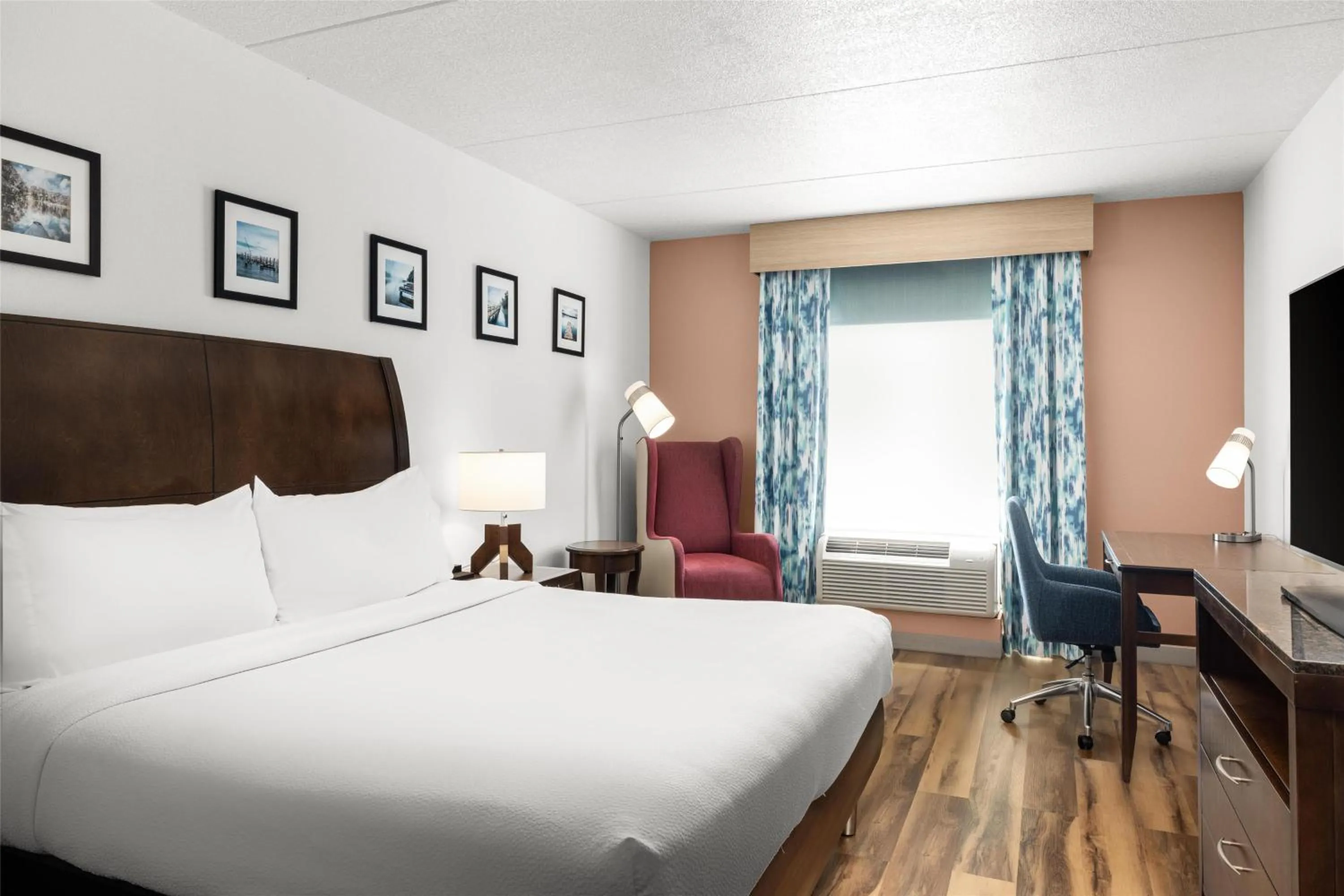 Bedroom, Bed in Hilton Garden Inn Pascagoula