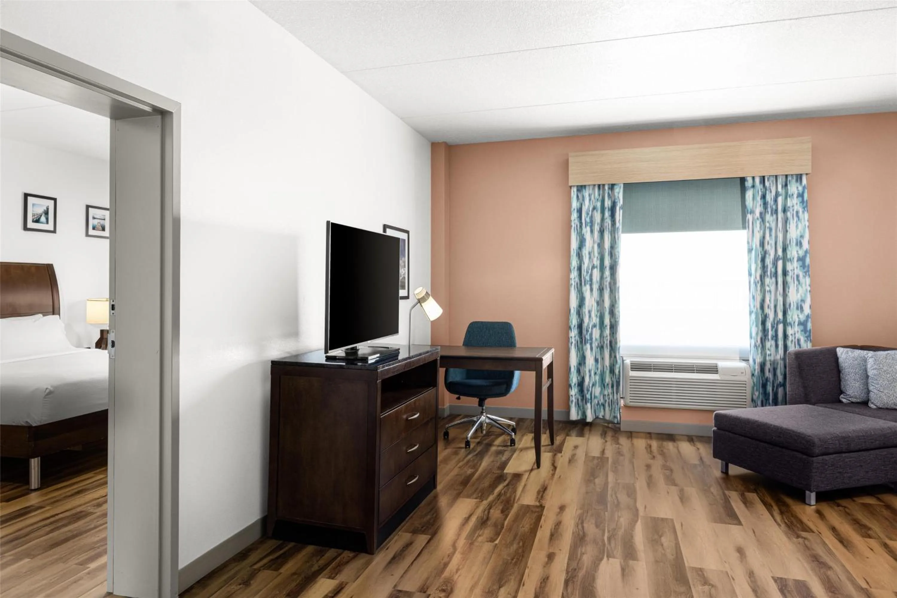 Bedroom, Bed in Hilton Garden Inn Pascagoula