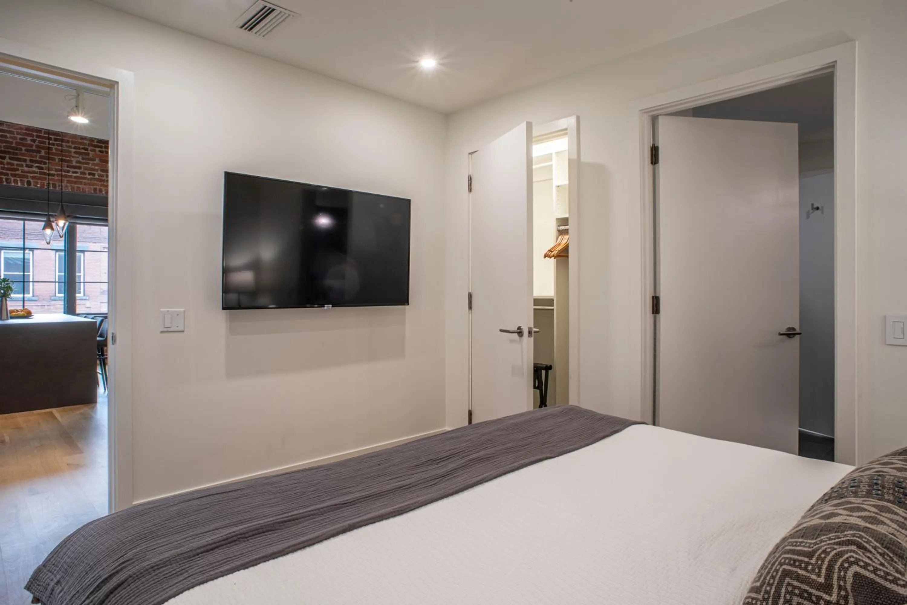 Bedroom, Bed in Elevation Lofts Hotel