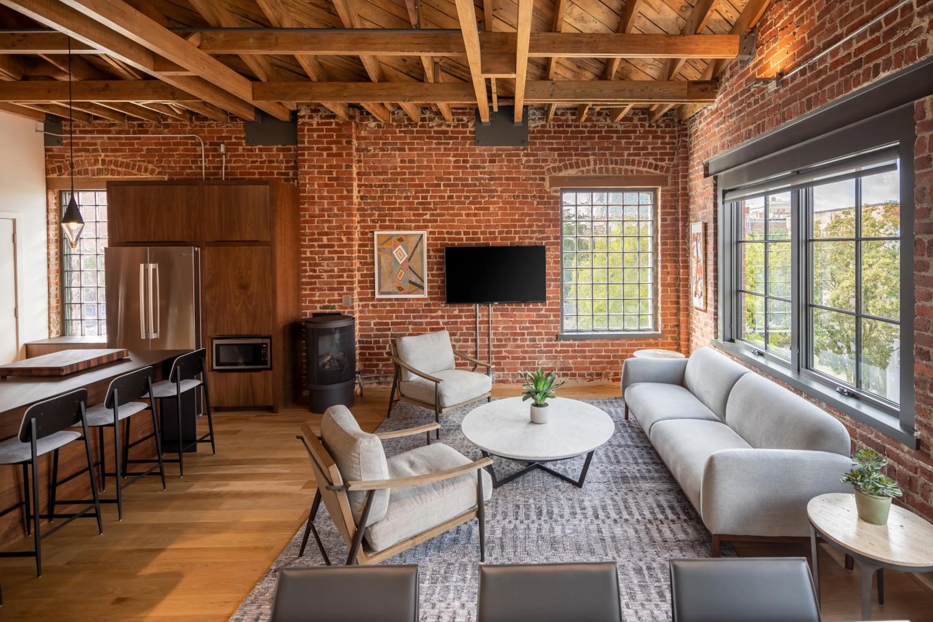 TV and multimedia in Elevation Lofts Hotel