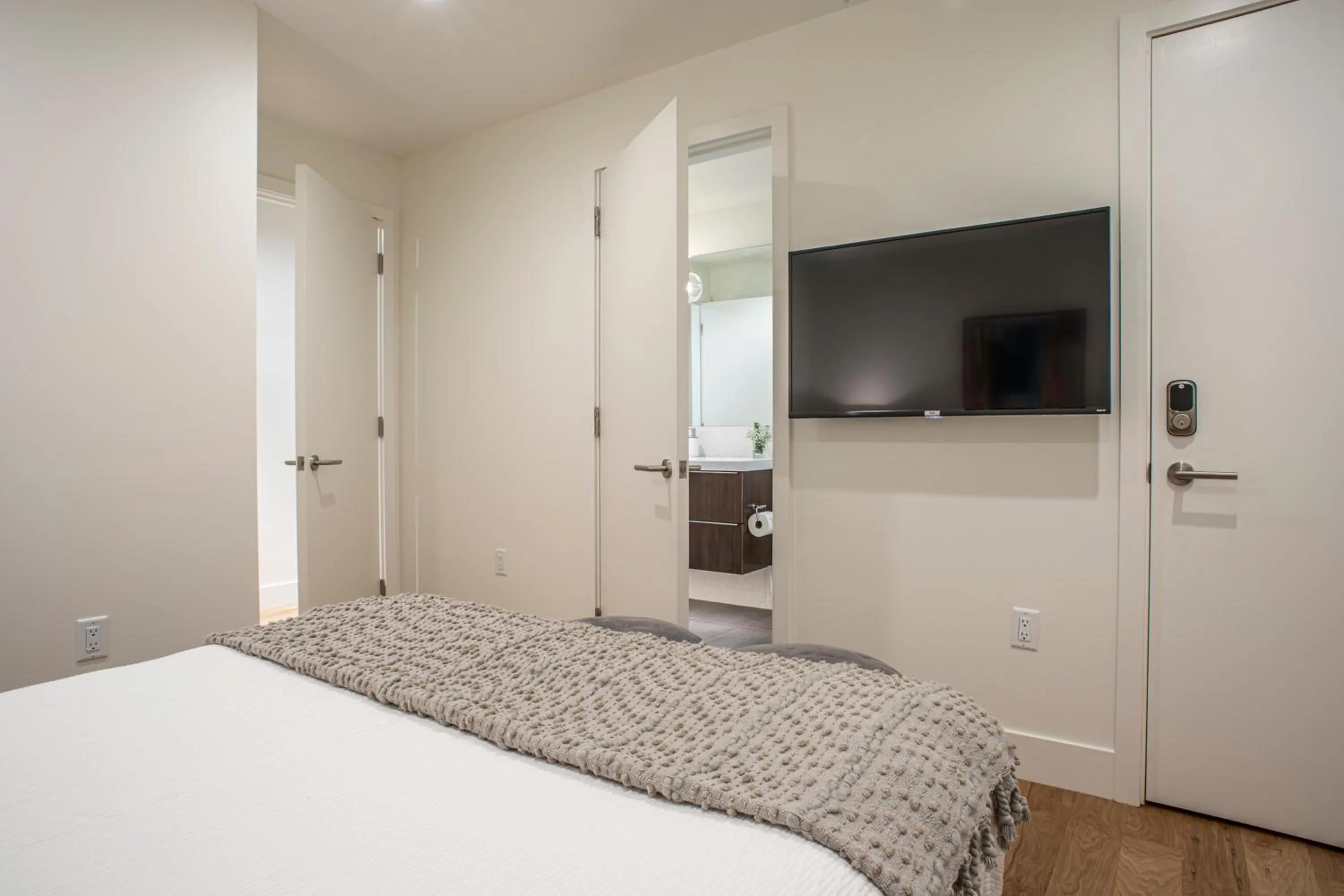 Bedroom, Bed in Elevation Lofts Hotel