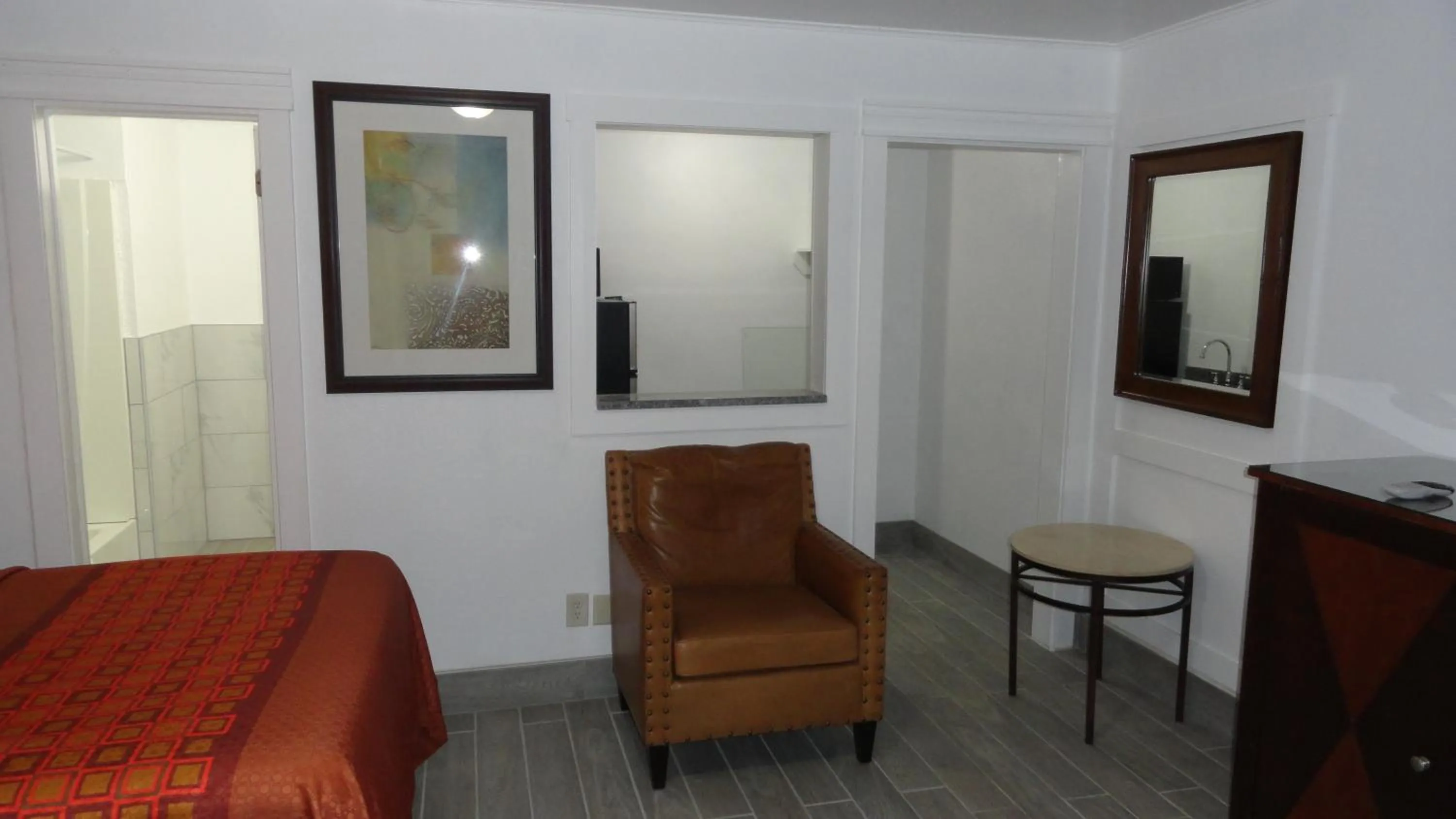 hair dresser in ECONOMY INN