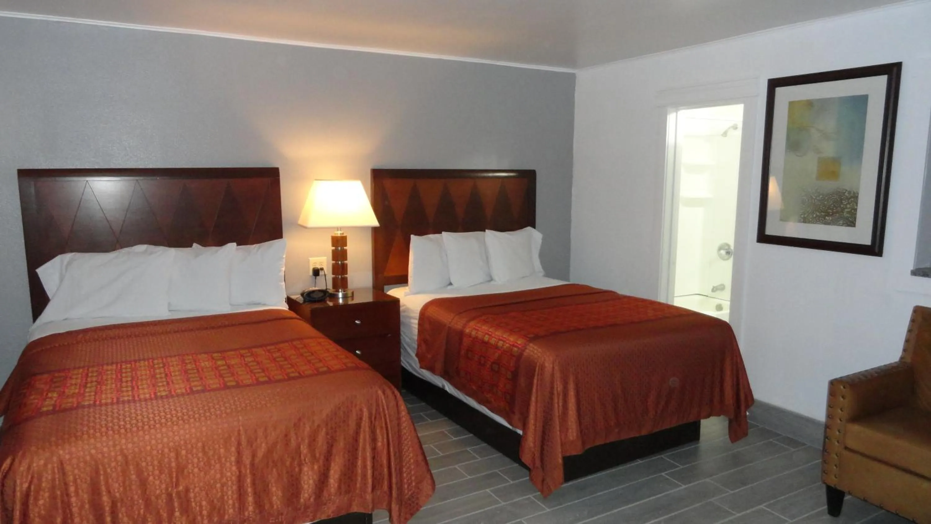 Photo of the whole room, Bed in ECONOMY INN