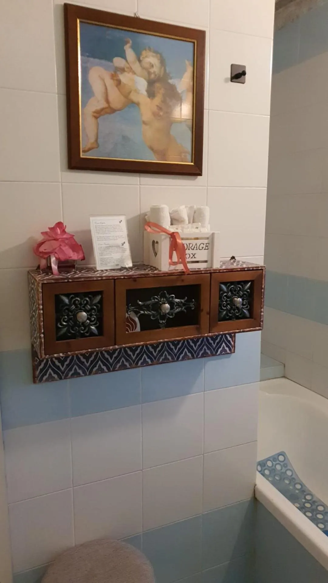 Bath in Palazzo Baffa