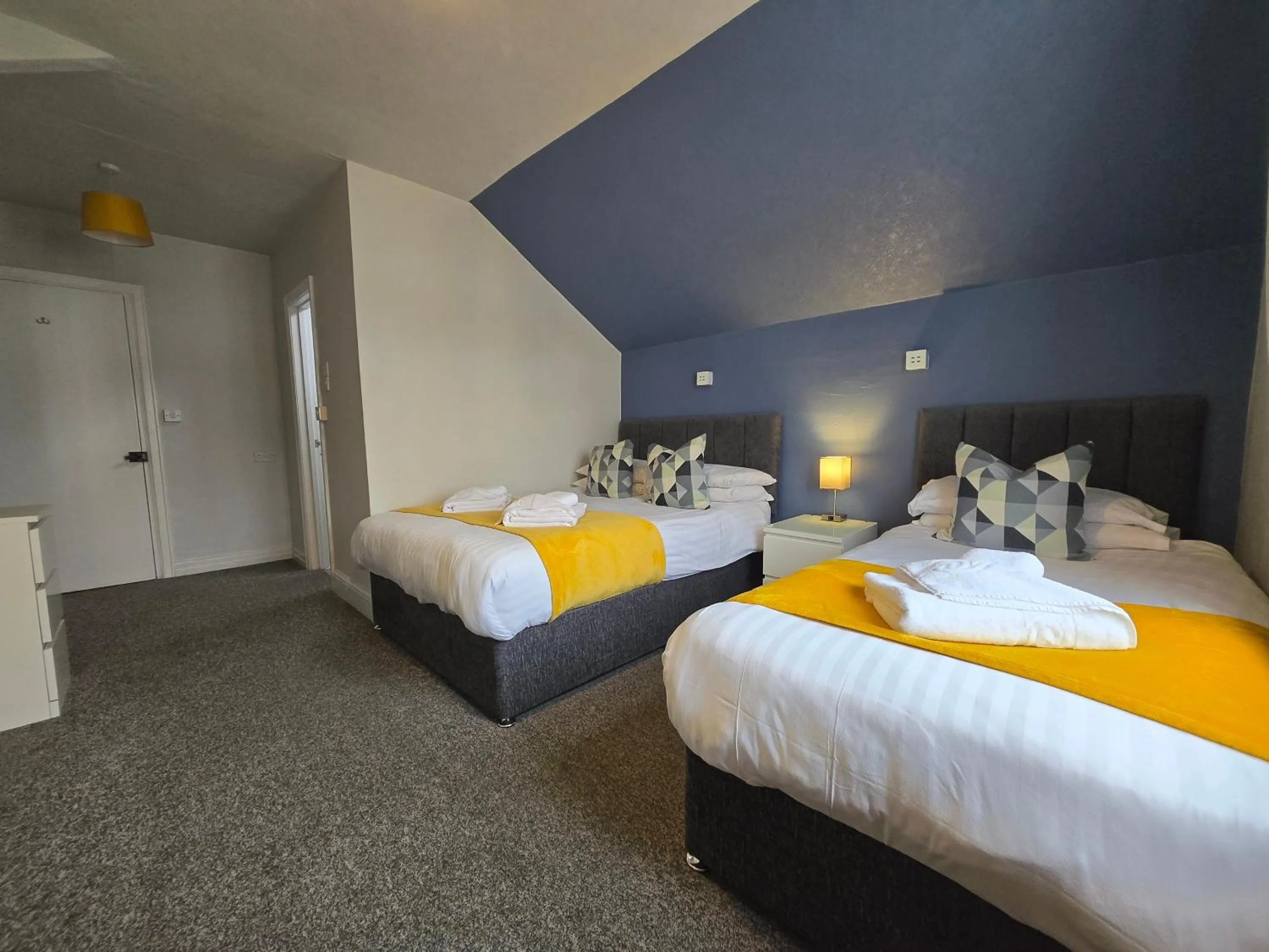 Bed in Beach Hotel Torbay B&B