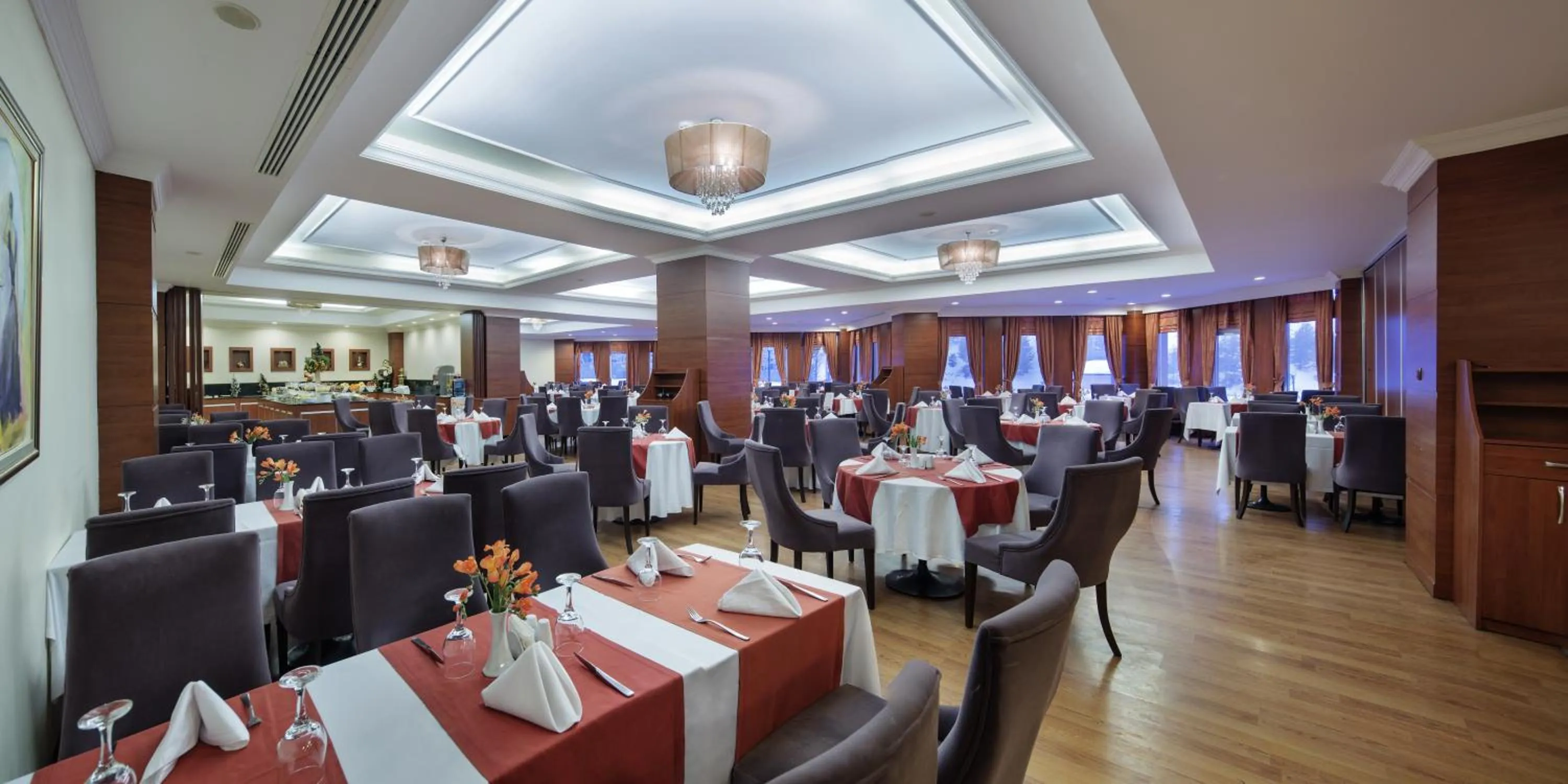 Restaurant/places to eat in Palan Ski & Convention Resort Hotel