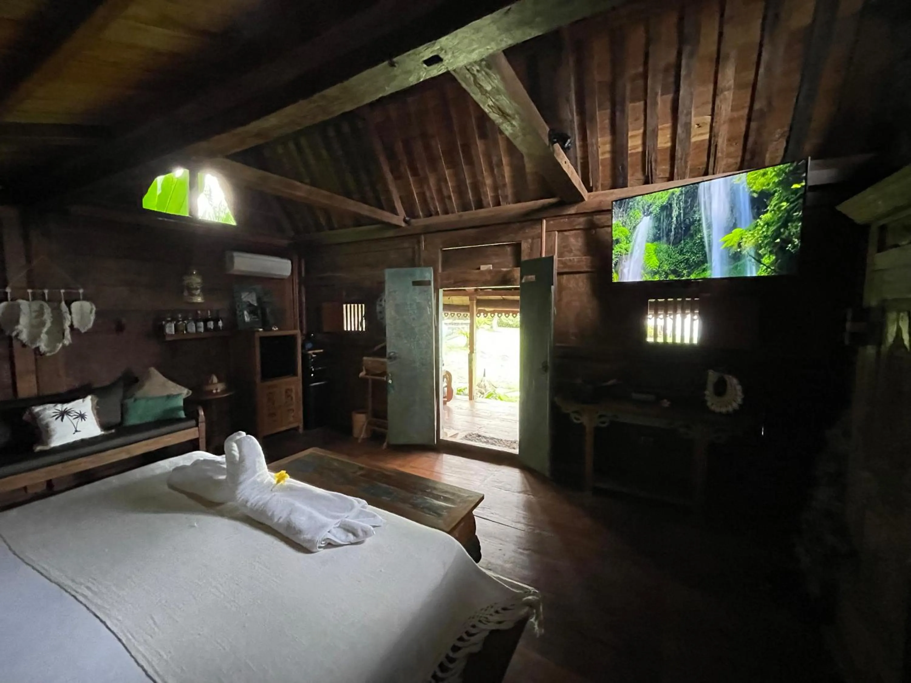 TV and multimedia, Bed in Louka Beach Bali