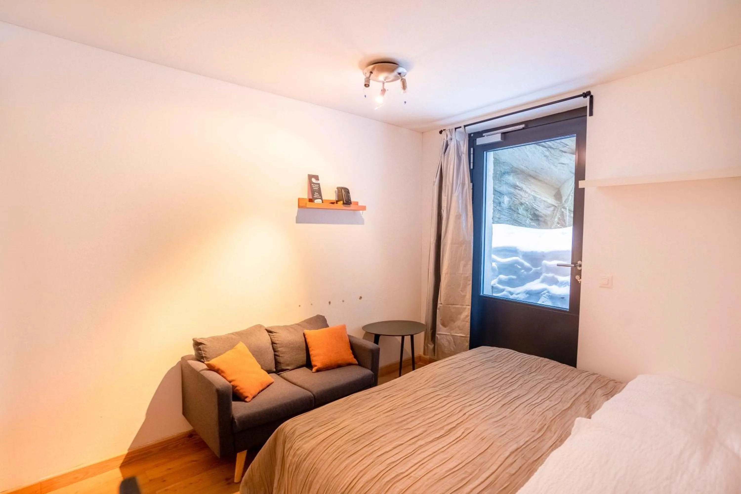 Bedroom, Bed in Longhin Maloja B&B