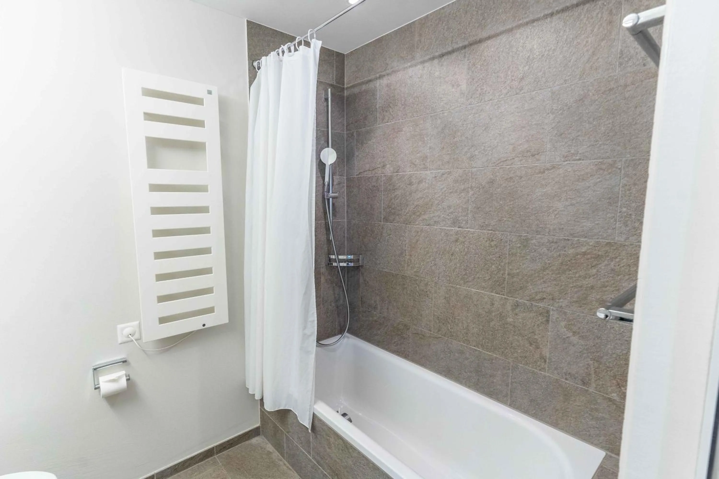 Bathroom in Longhin Maloja B&B