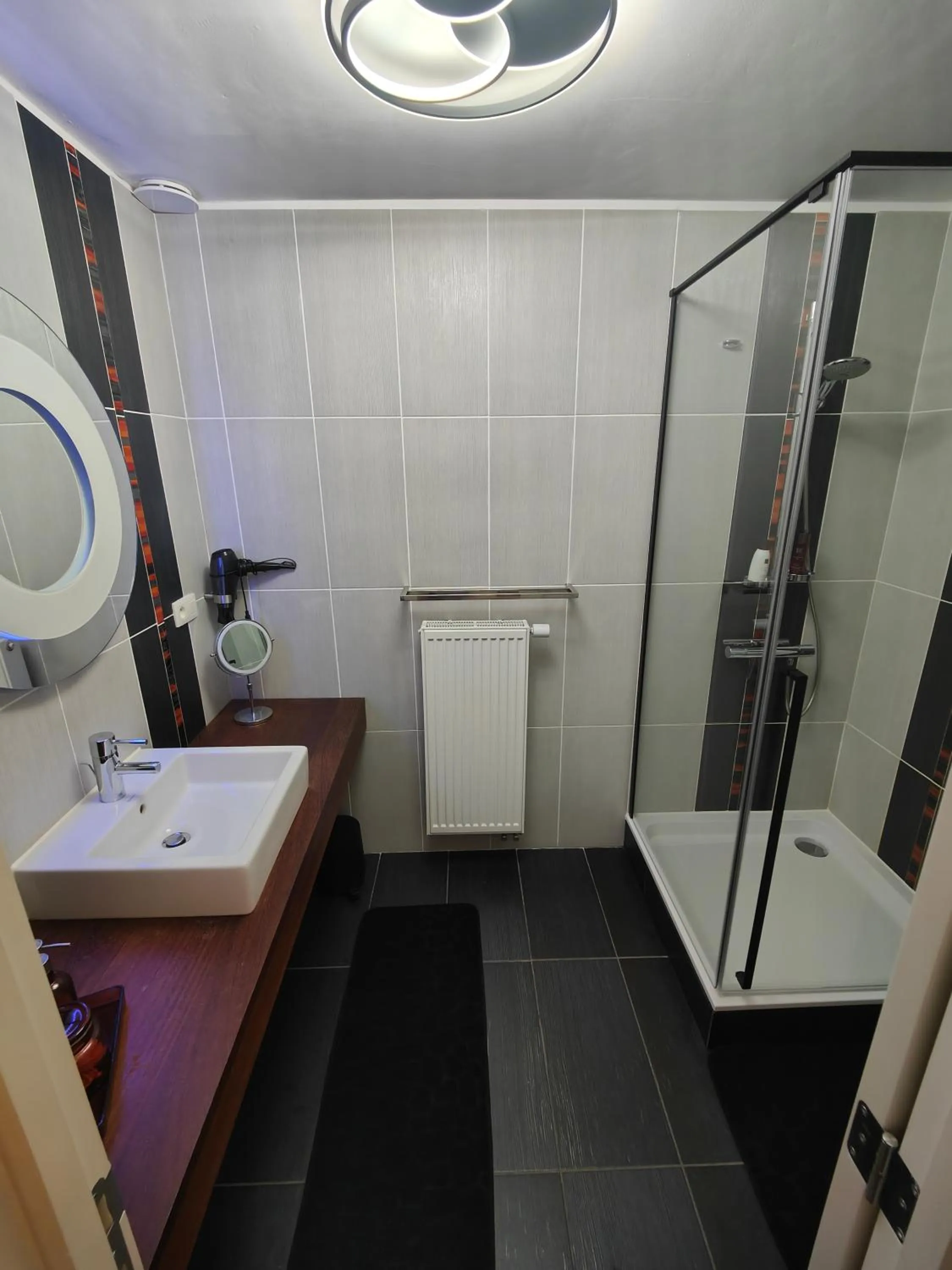 Shower in B&B Maison Durbois