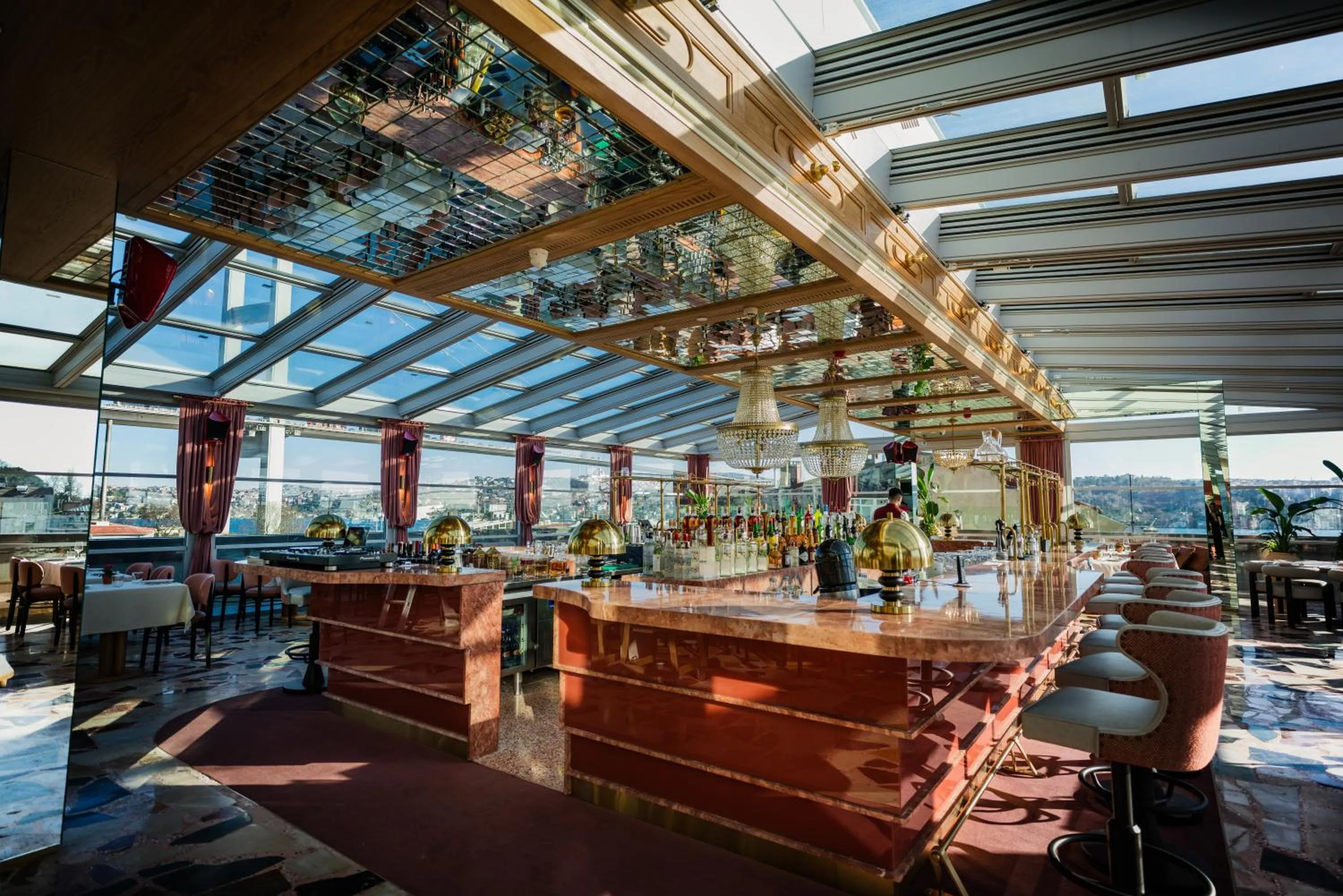 Restaurant/places to eat in Crowne Plaza Istanbul - Ortakoy Bosphorus by IHG