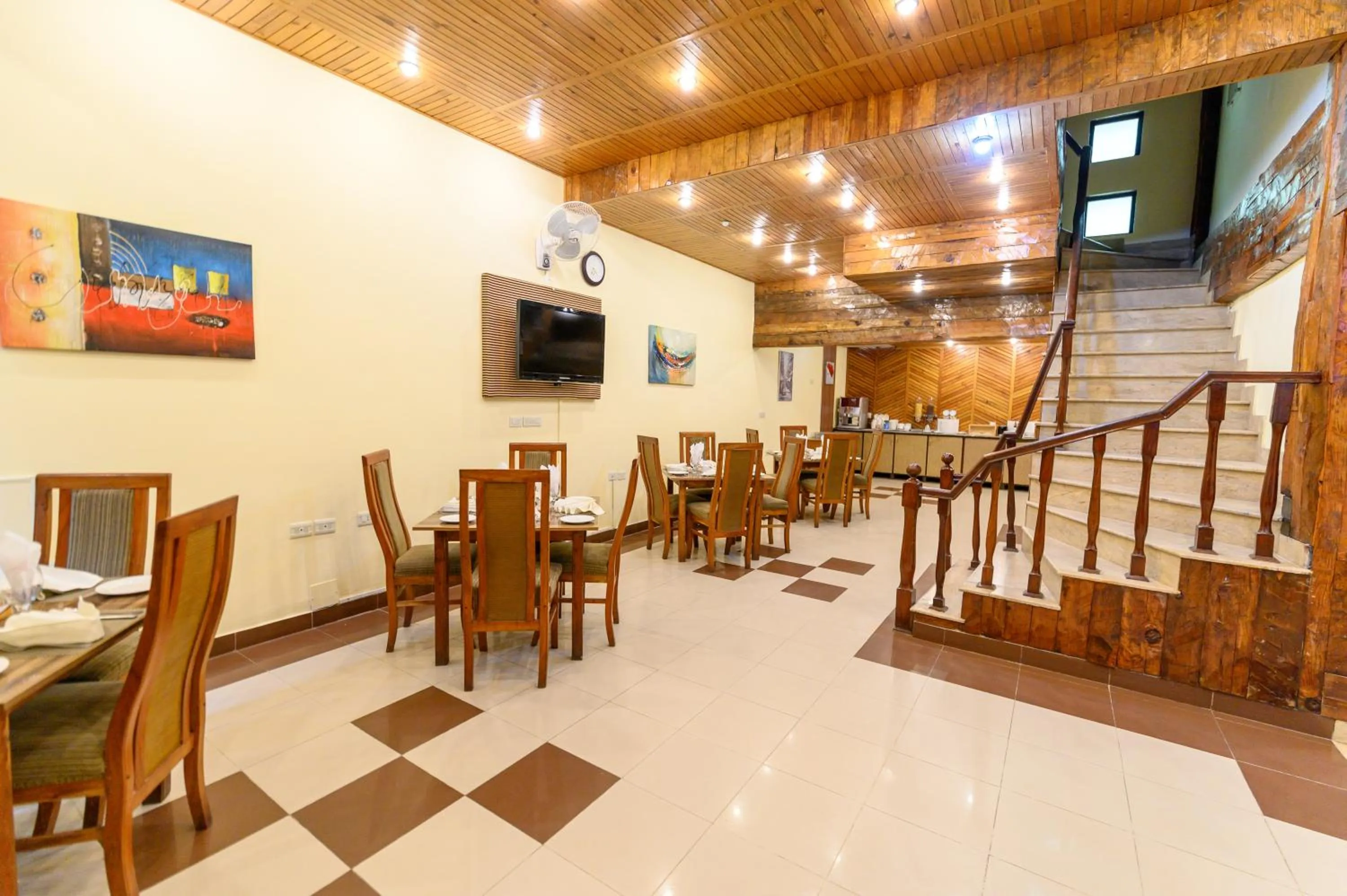 Restaurant/places to eat in Hotel One Bhurban