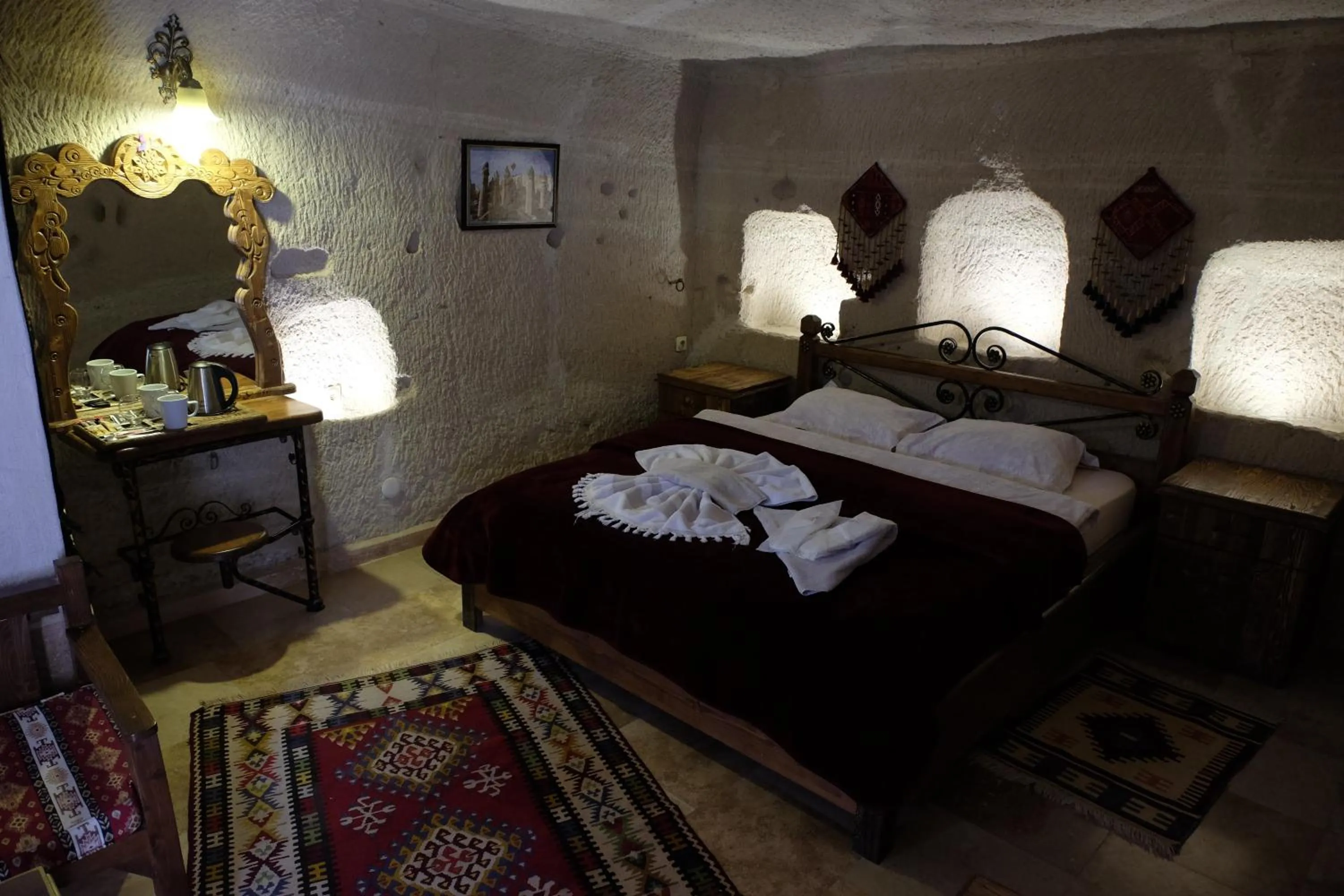 Photo of the whole room, Bed in Anatolia cave hotel Pension