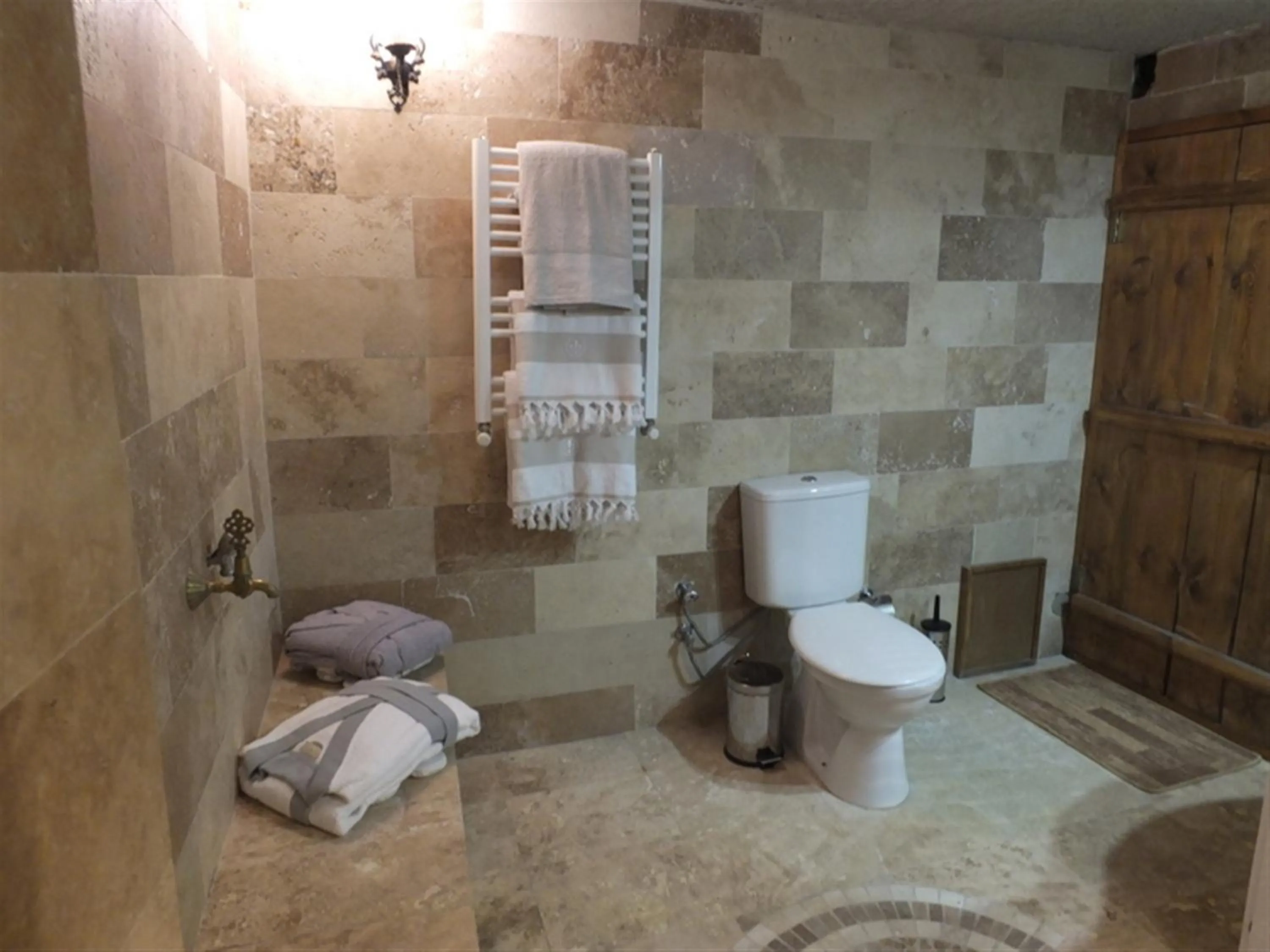 Shower in Anatolia cave hotel Pension