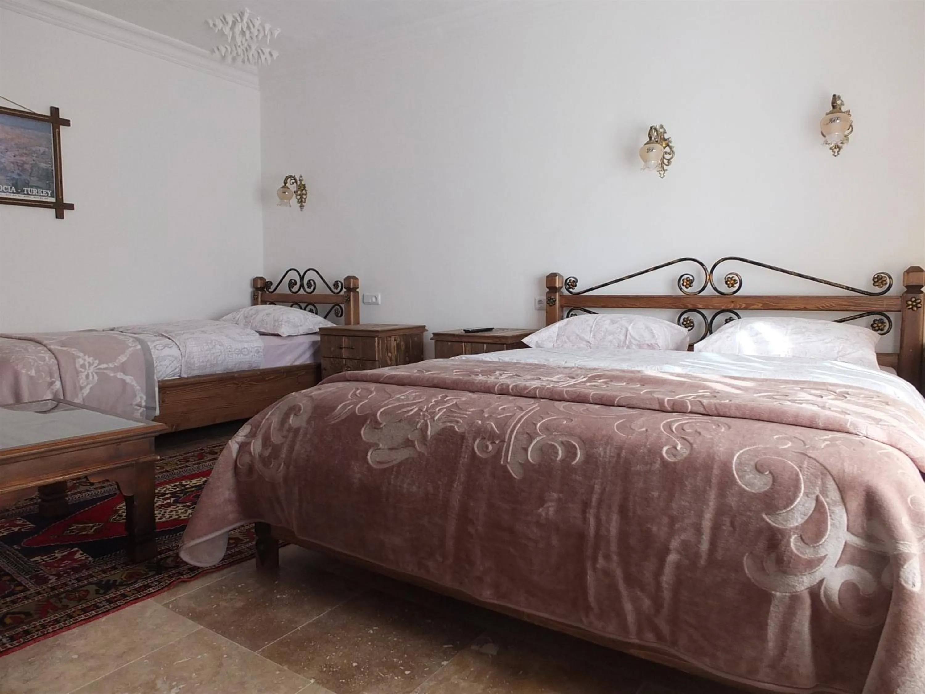 Shower, Bed in Anatolia cave hotel Pension