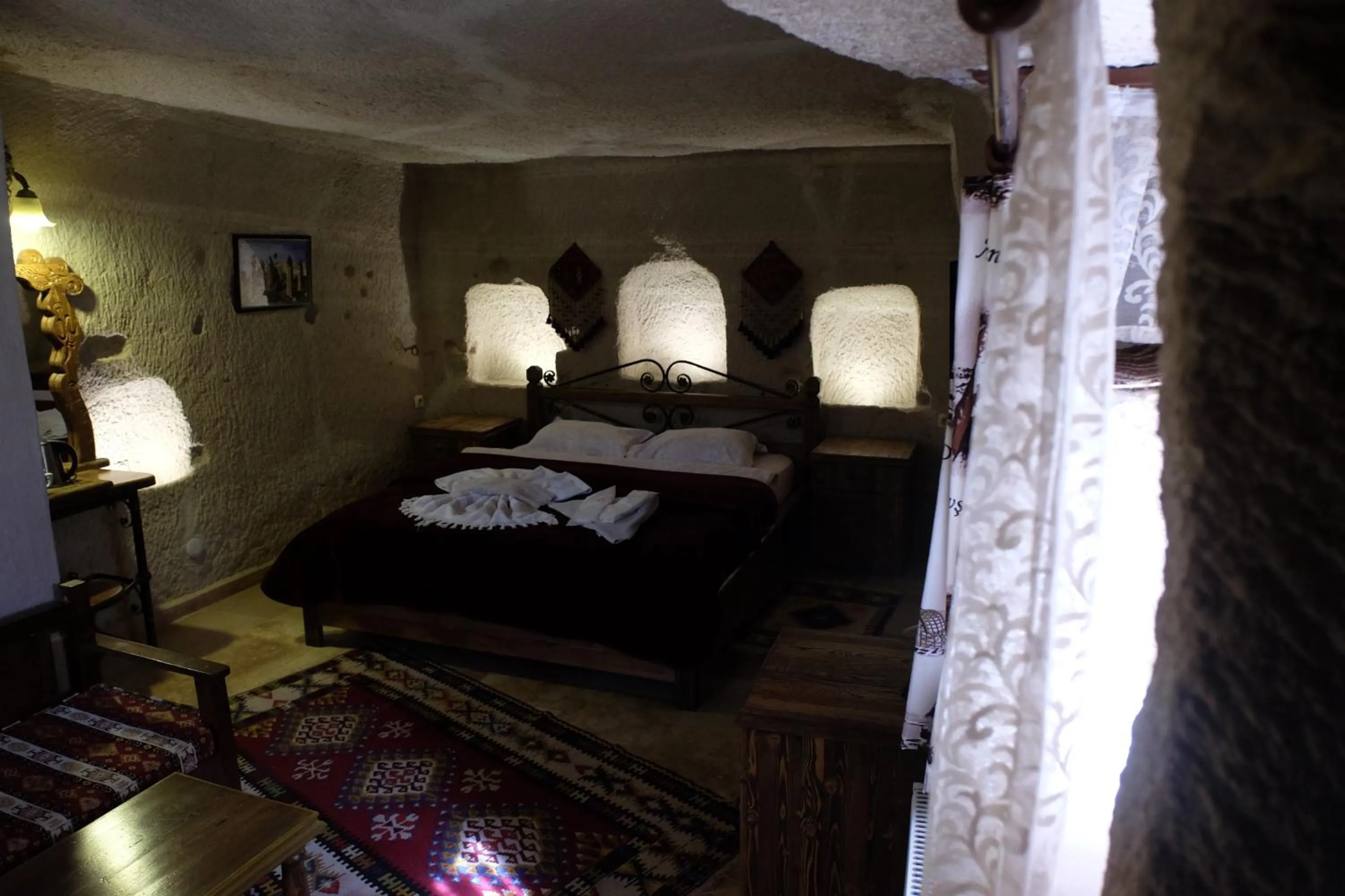 Photo of the whole room, Bed in Anatolia cave hotel Pension