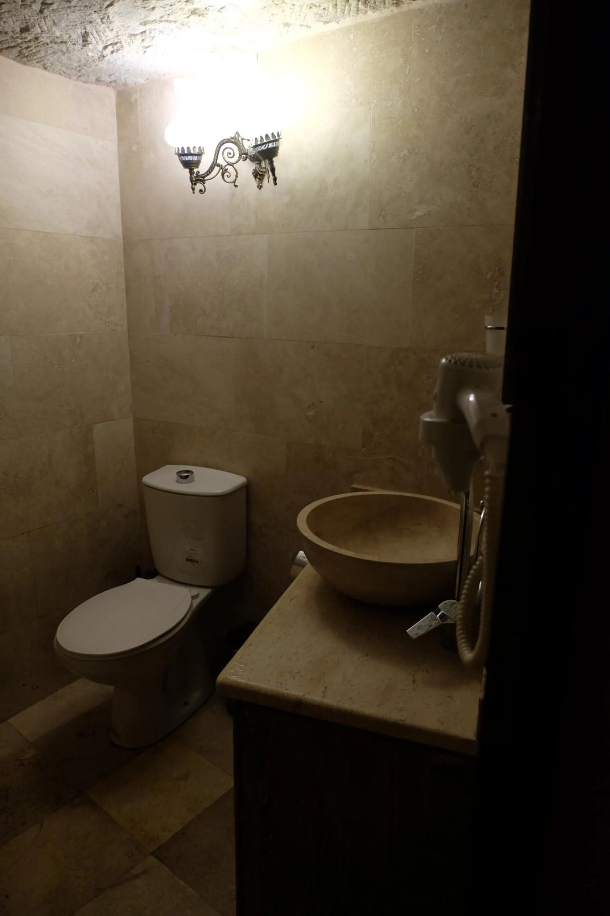 Bathroom in Anatolia cave hotel Pension