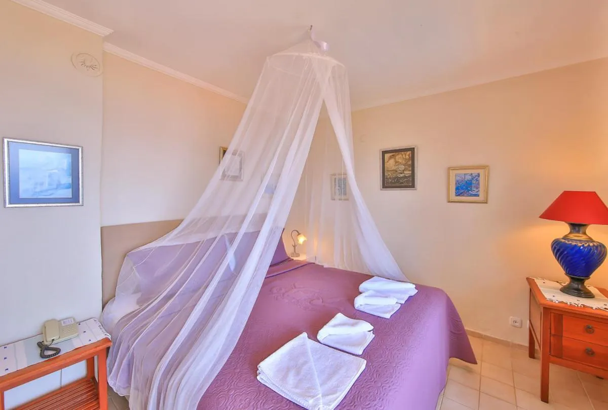 Bed in Diva Residence Allsuite Hotel