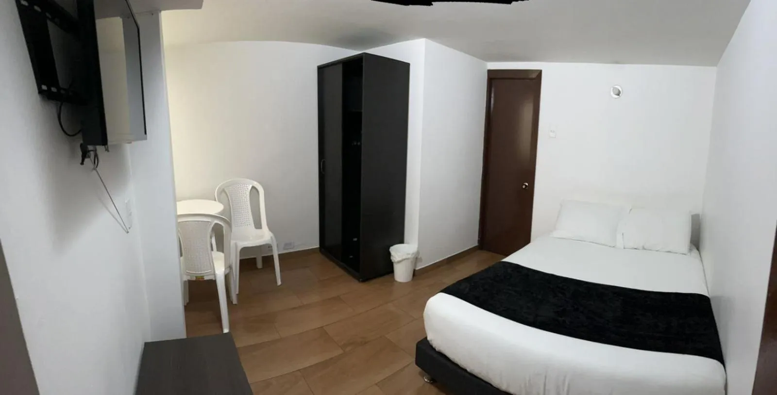 TV and multimedia, Bed in HOTEL EMBASSY STAR