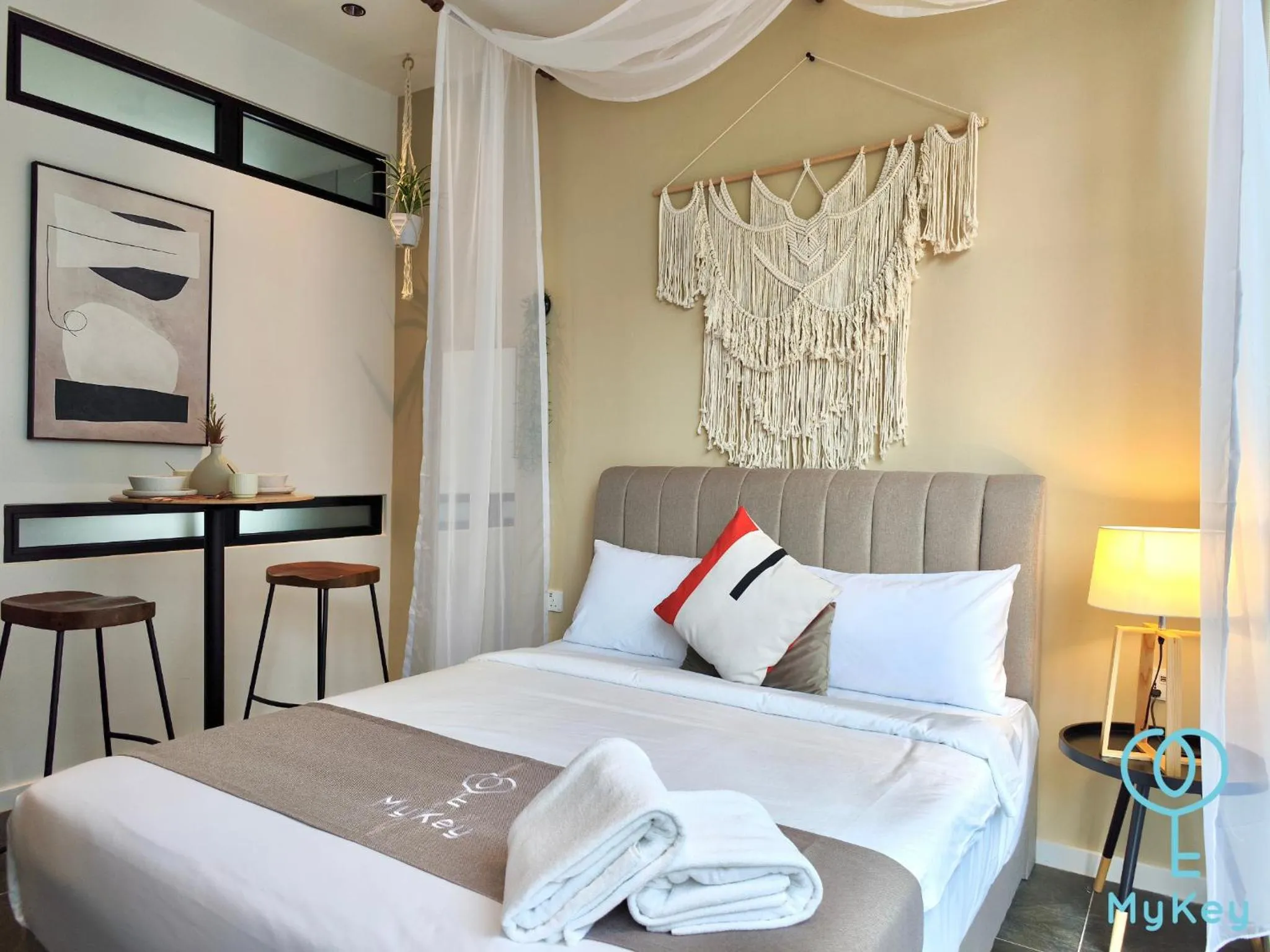 Bed in Scarletz Suites KLCC by MyKey