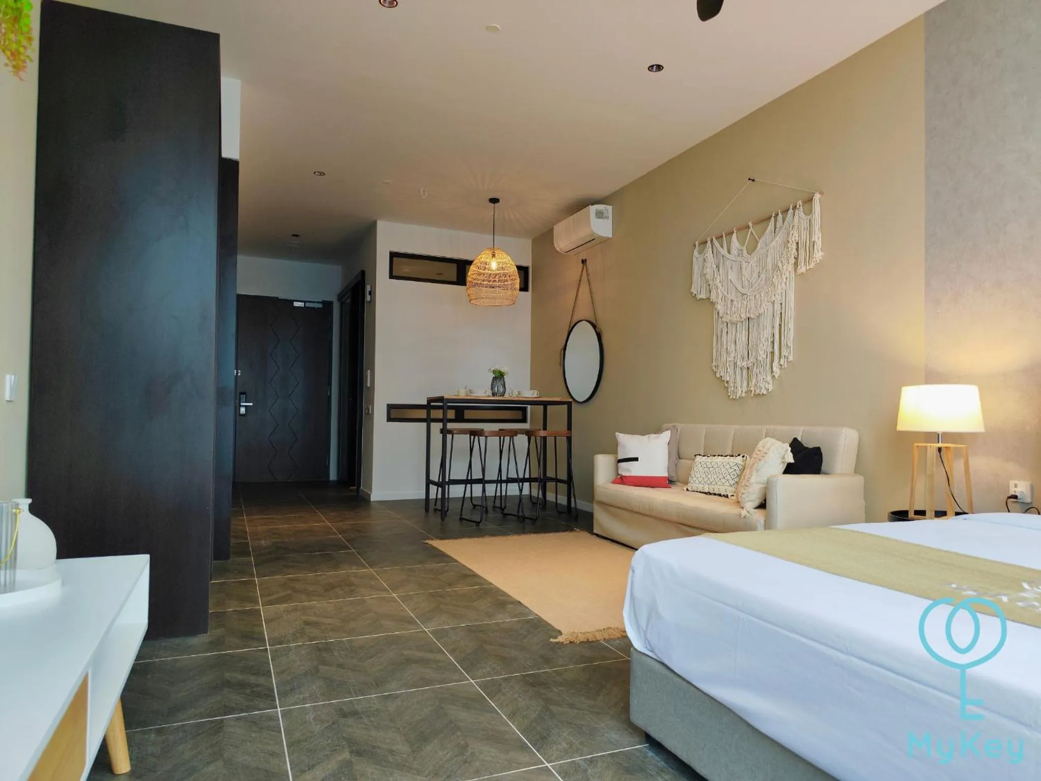 Living room, Bed in Scarletz Suites KLCC by MyKey