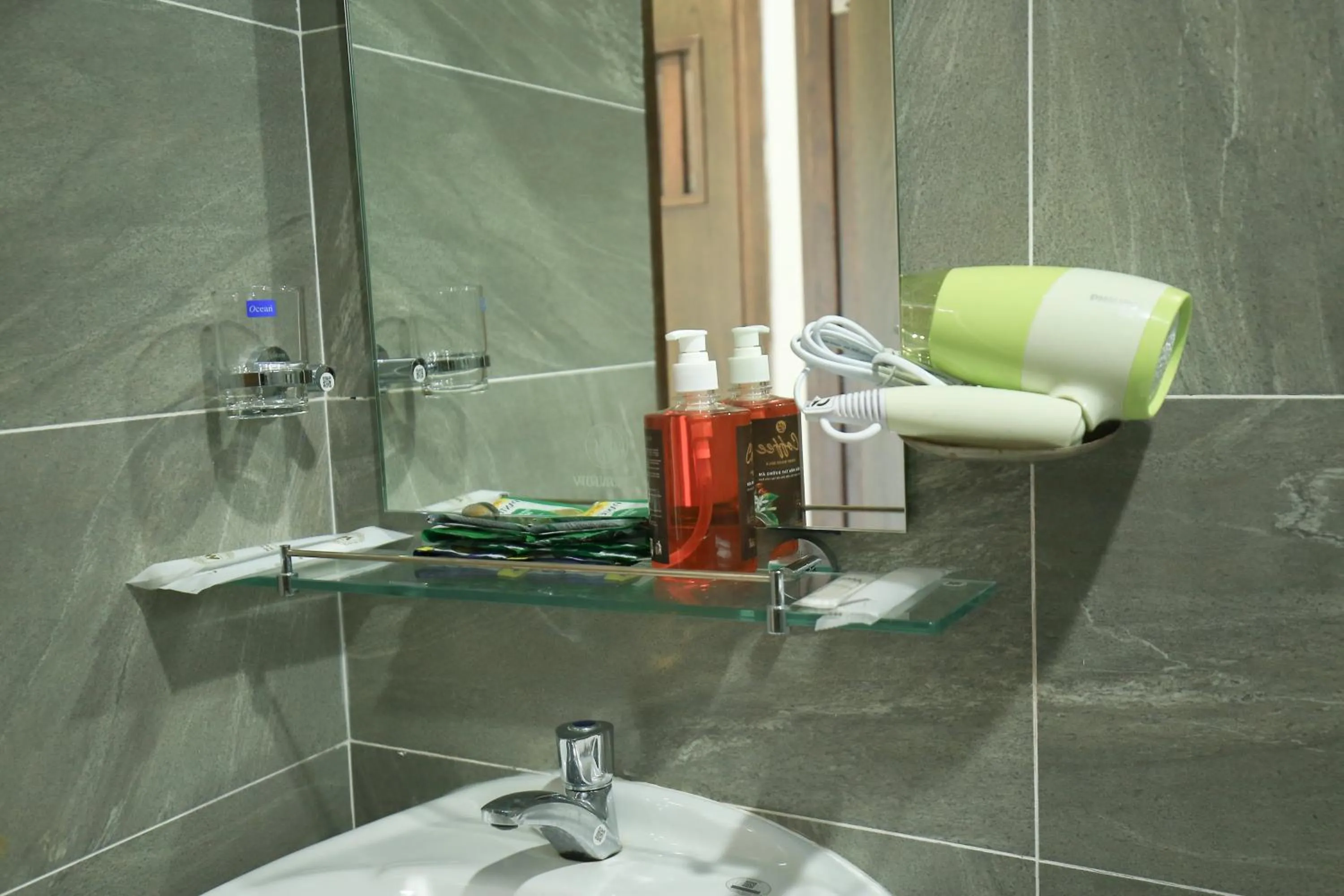 Bathroom in LH APARTMENT DA NANG