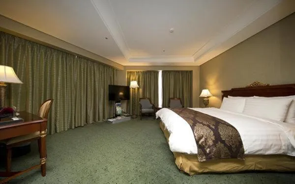 Bed in High1 Grand Hotel Main Tower