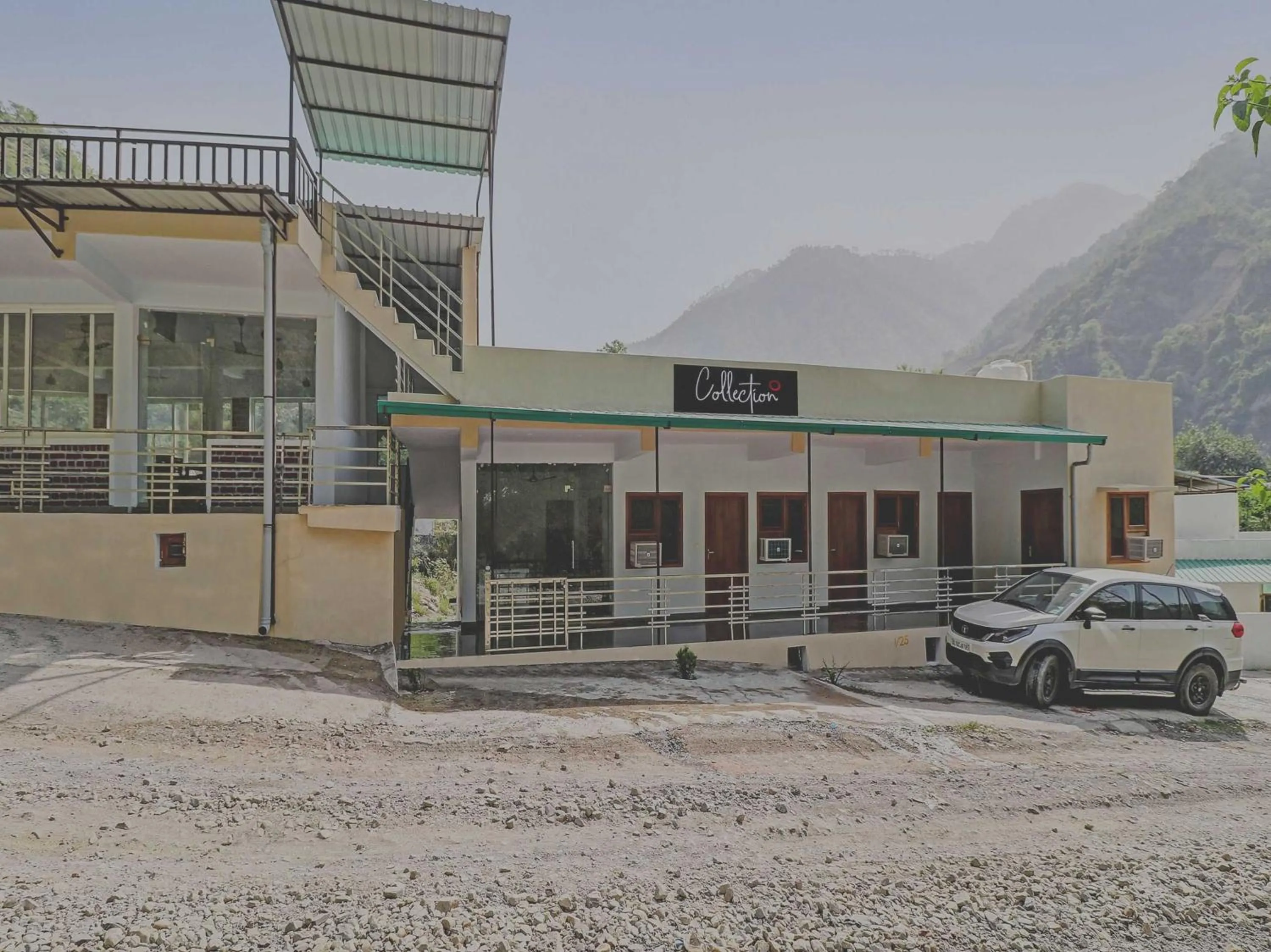 Facade/entrance in Collection O Studioz Om River Resort