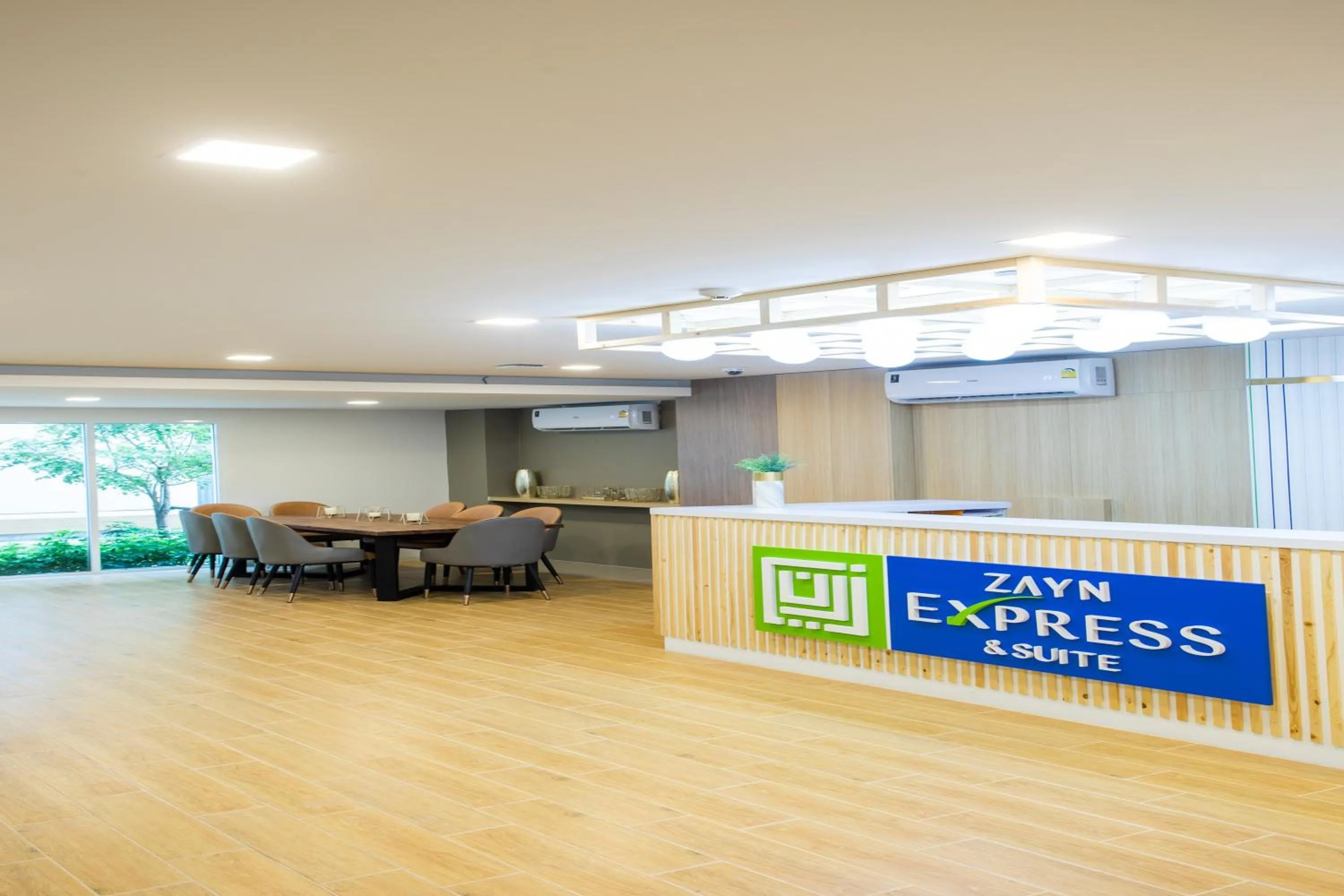 Lobby or reception in Zayn Express & Suites