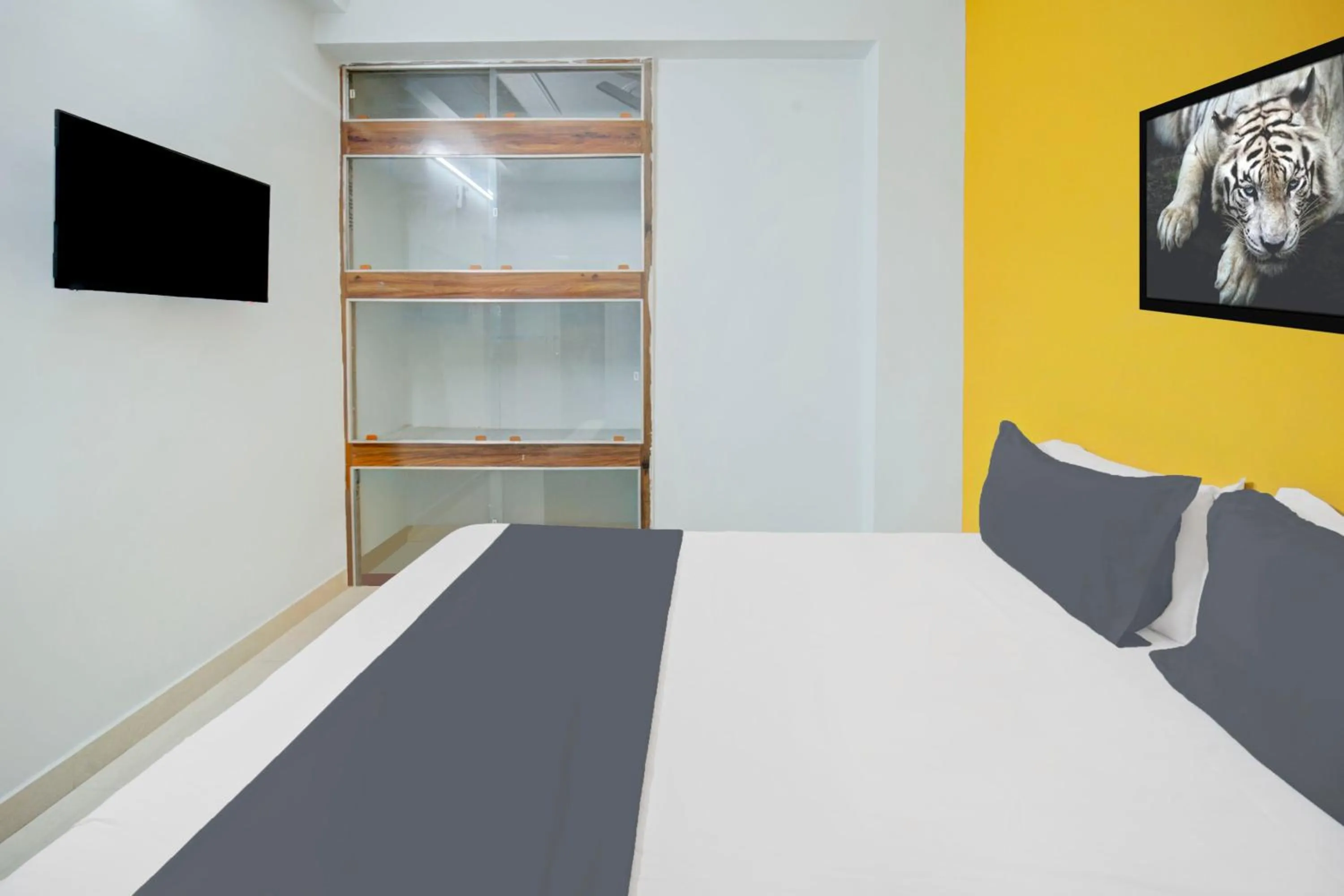 Bedroom, Bed in Hotel O Friends Inn