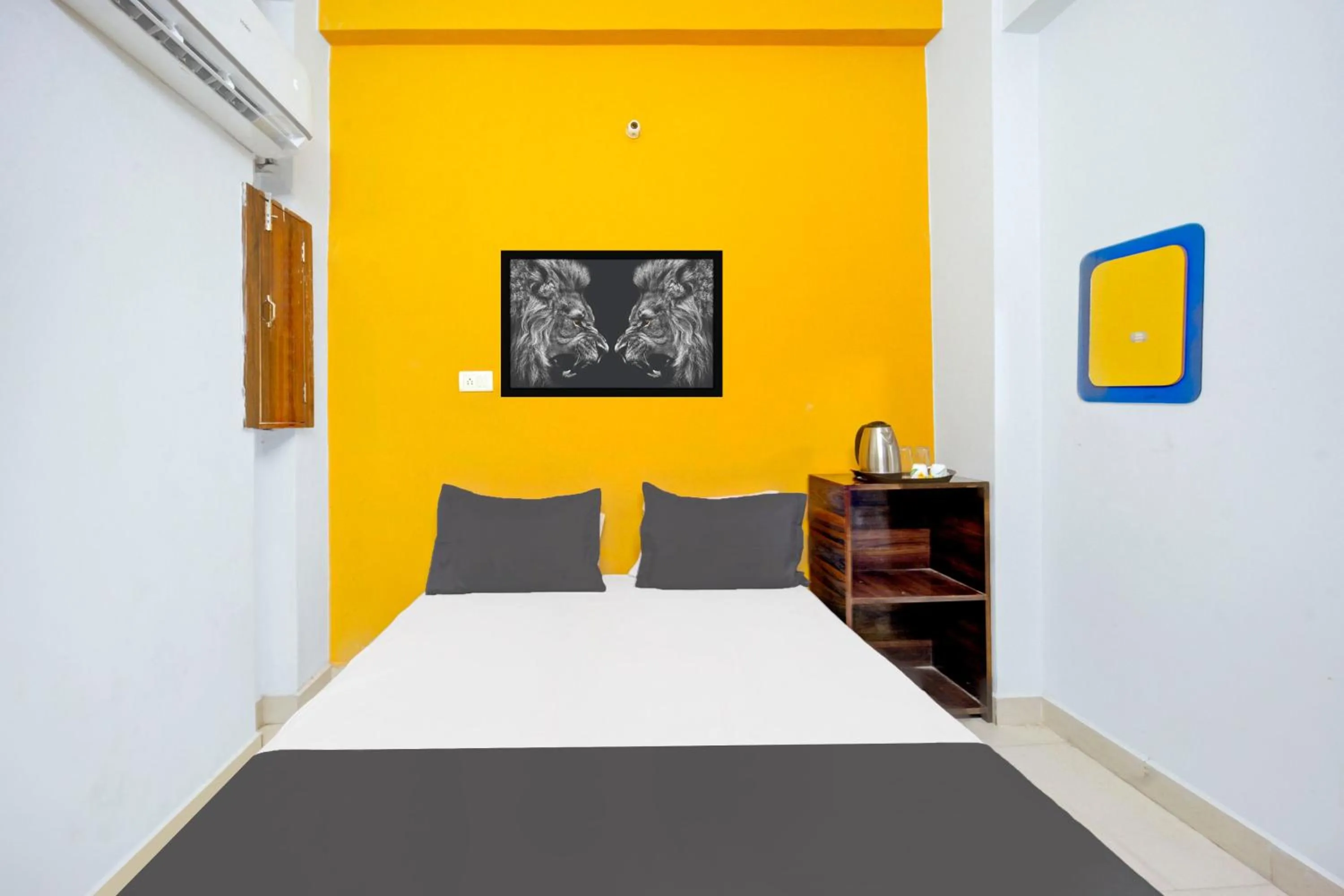 Bedroom, Bed in Hotel O Friends Inn