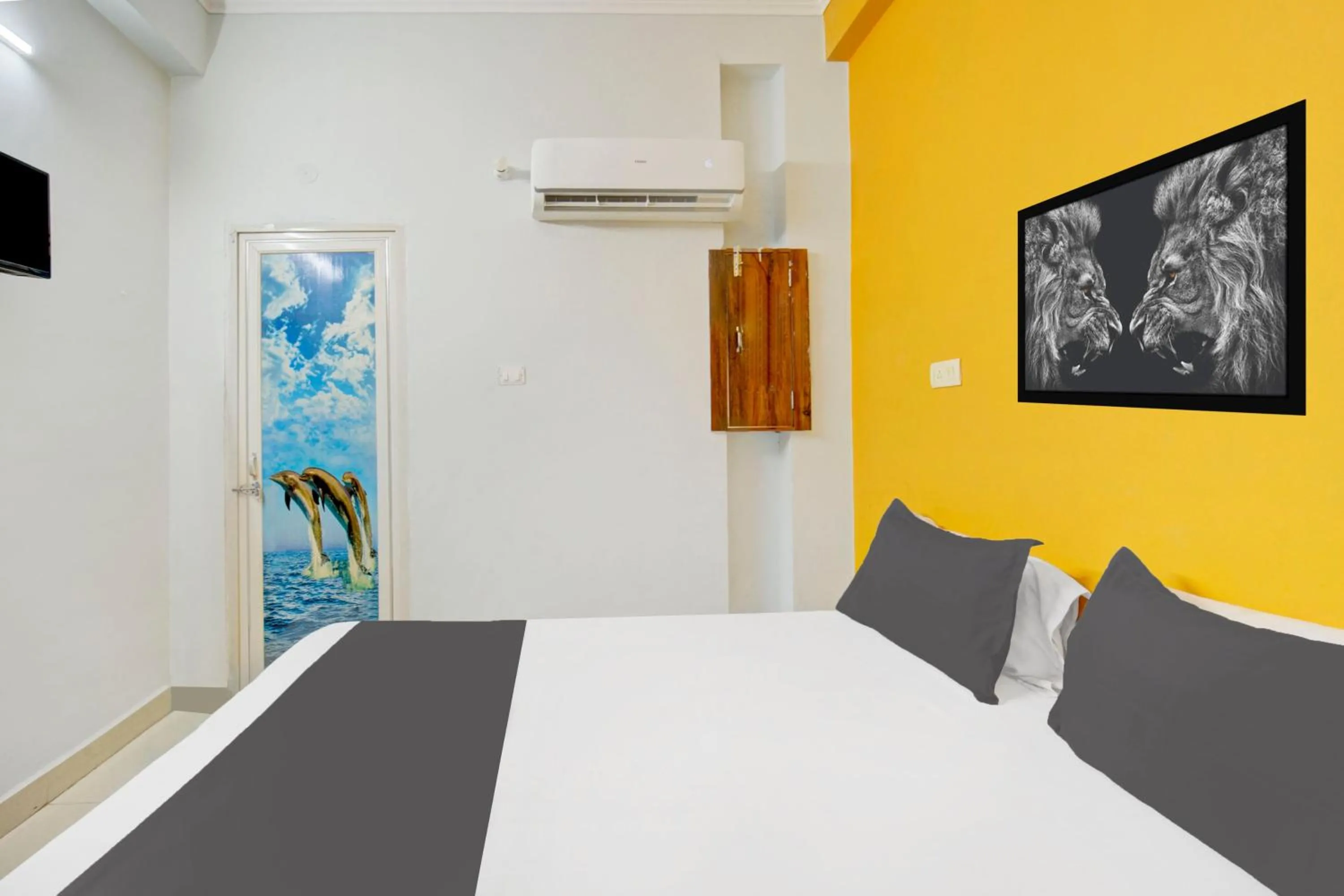 Bedroom, Bed in Hotel O Friends Inn