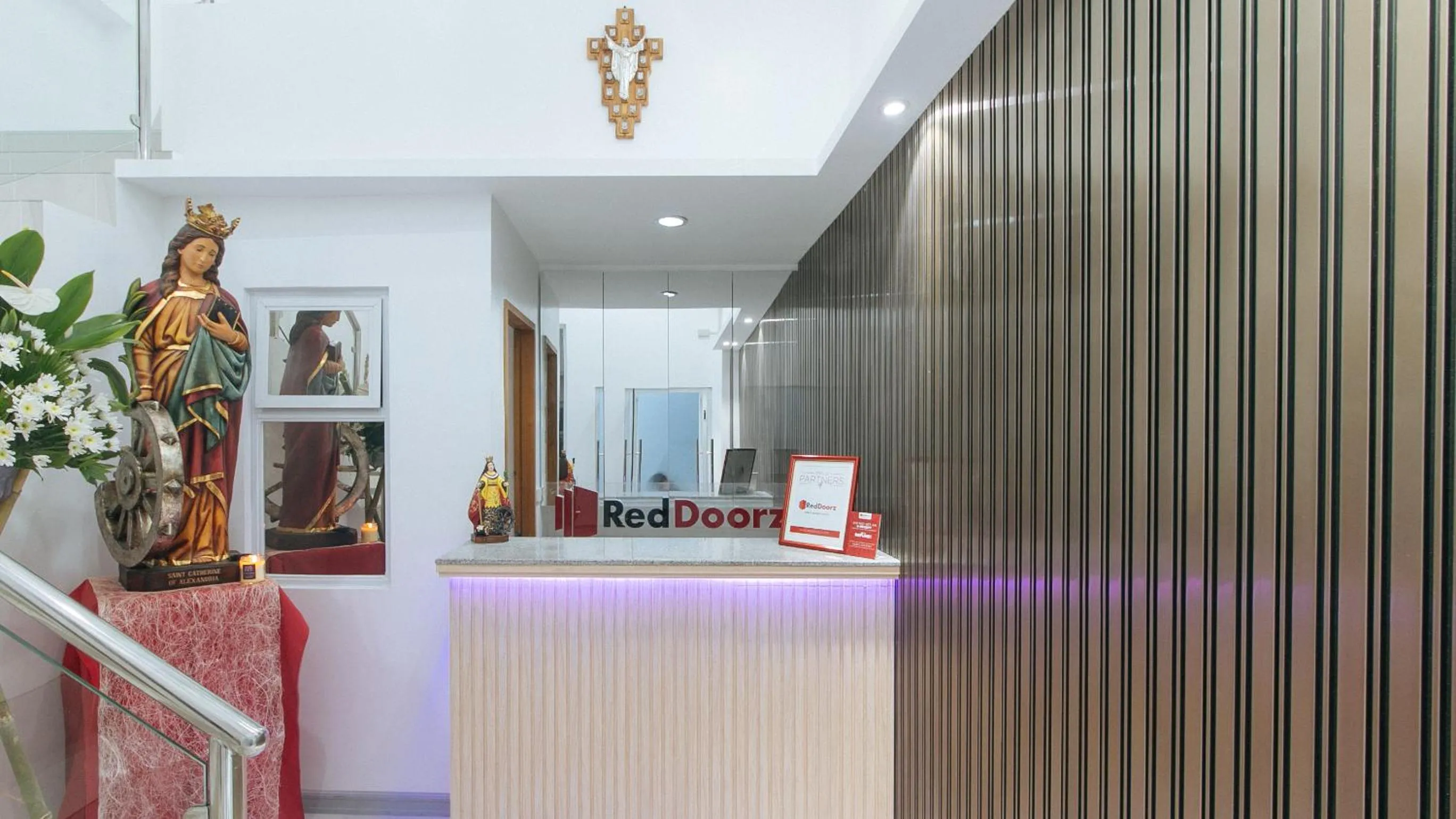 Lobby or reception in RedDoorz @ St. Catherine Residences Olongapo City