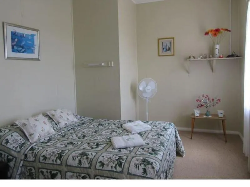 Bed in Nimmitabel Motel